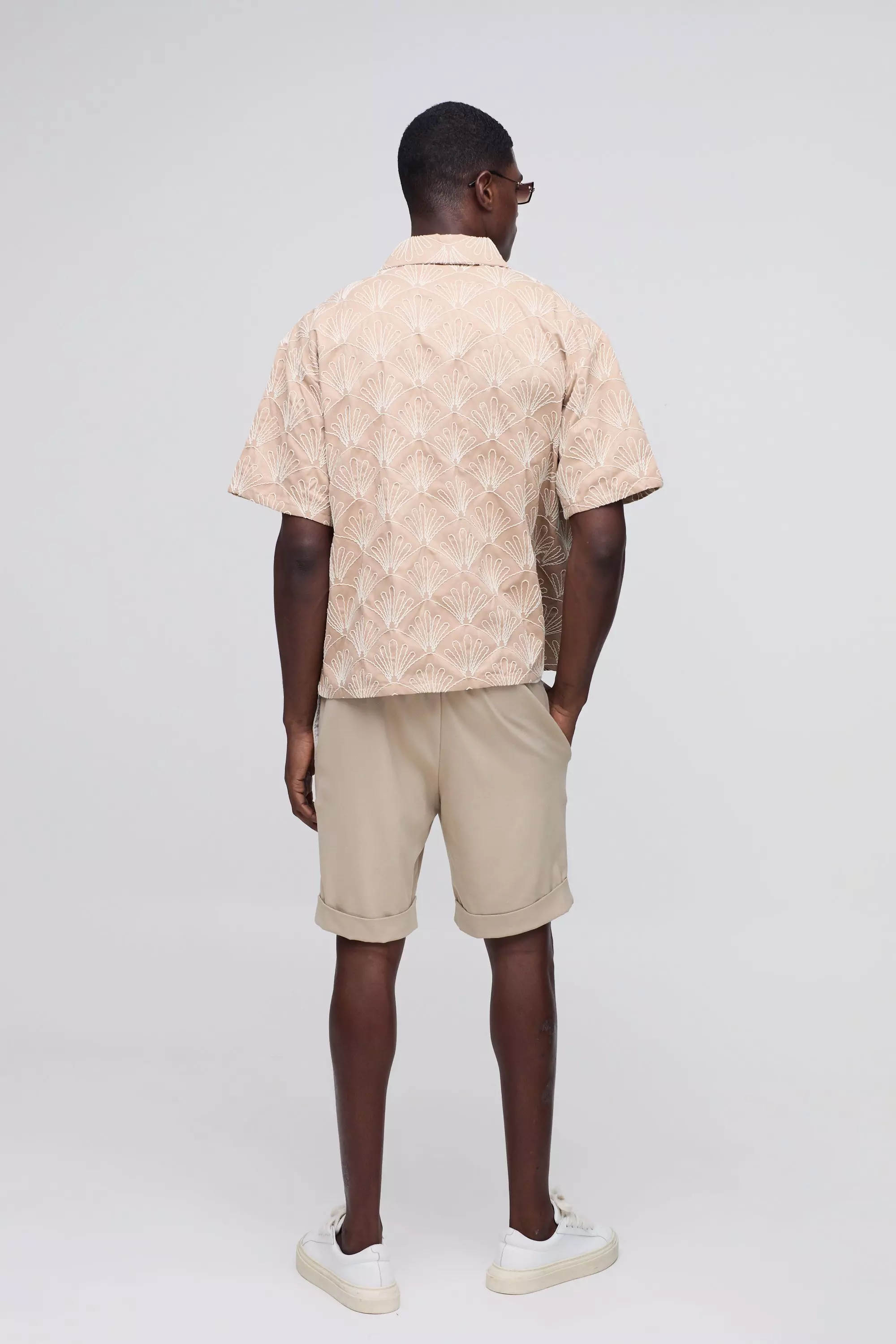 Camicia Oversize Con Colletto E Ricami In 3D, Taupe immagine alternativa