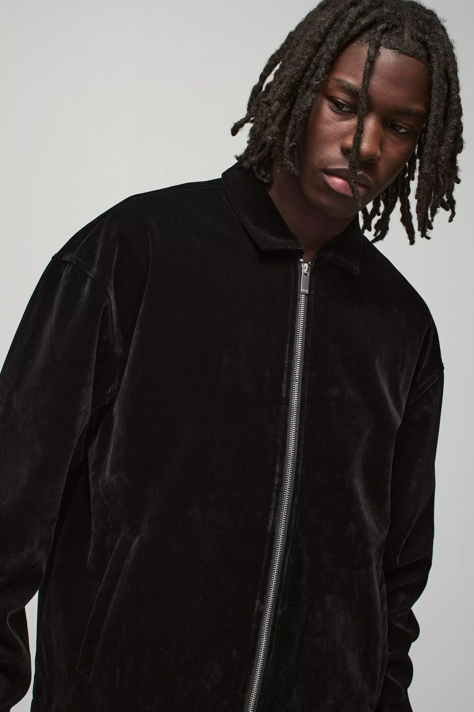 Oversize Velour-Overshirt mit Reißverschluss, Black alternatives Bild