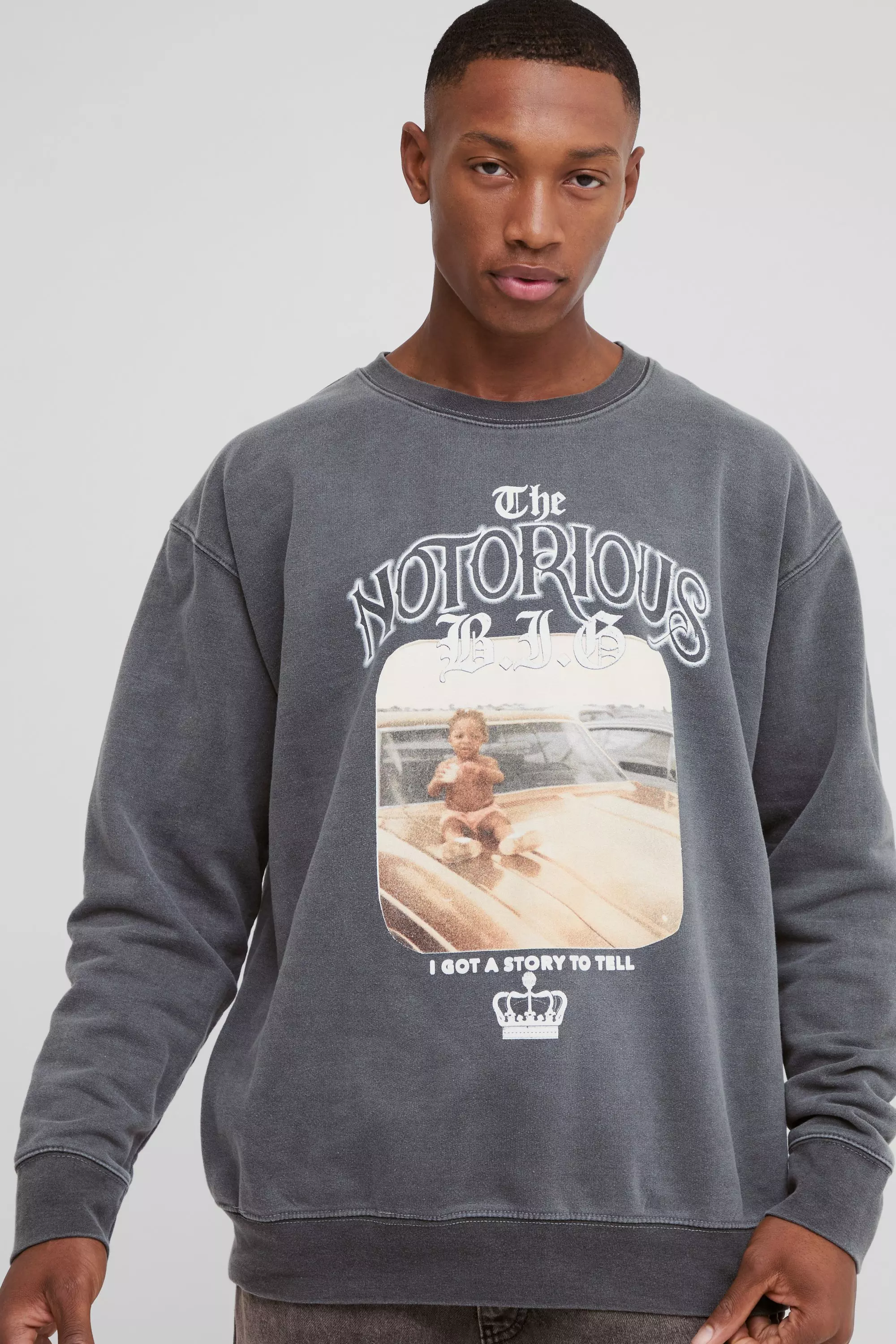 Oversized Wash Biggie License Print Sweatshirt Charcoal