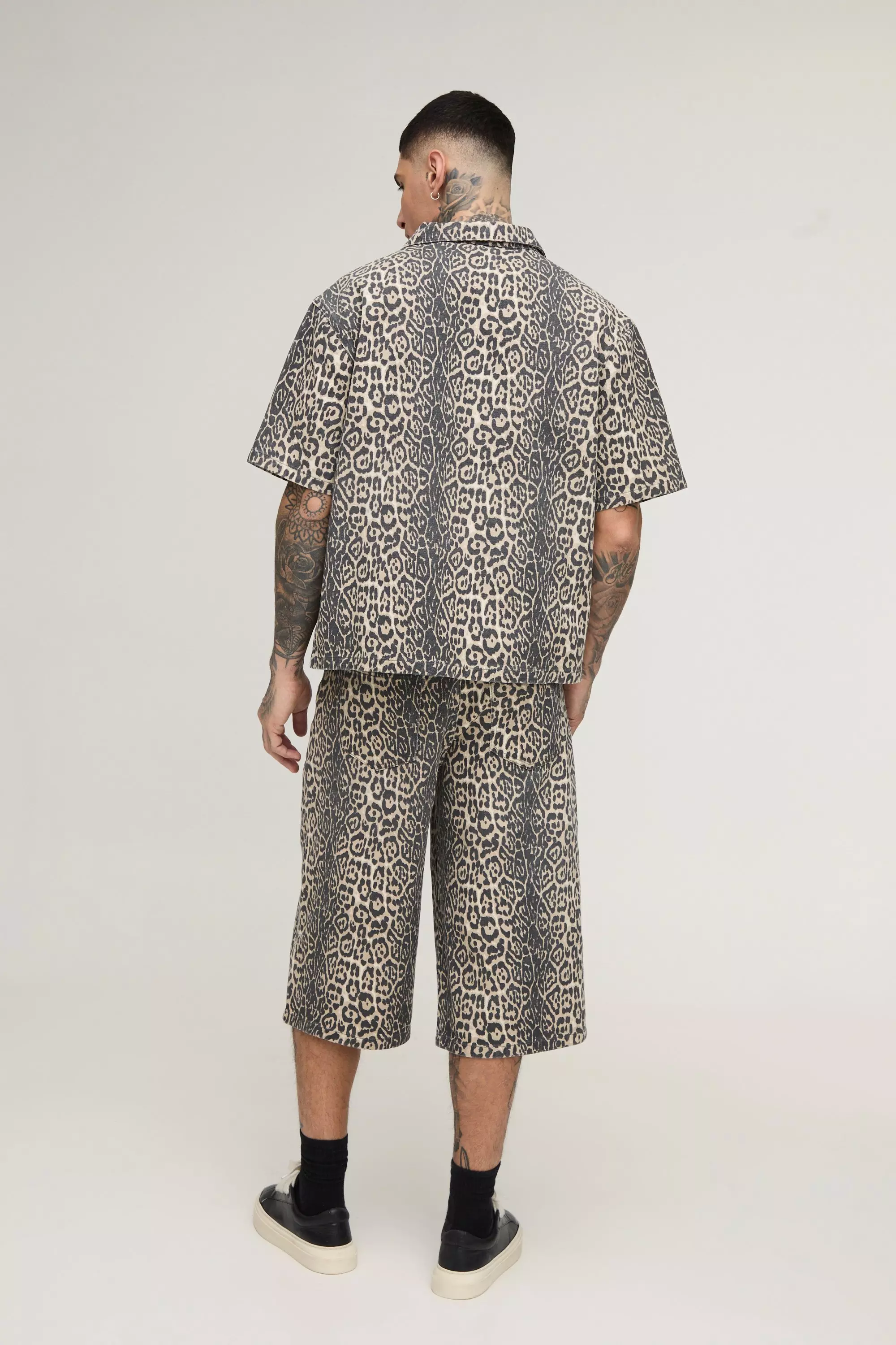 Tall Jorts mit Leopardenprint, Tan alternatives Bild