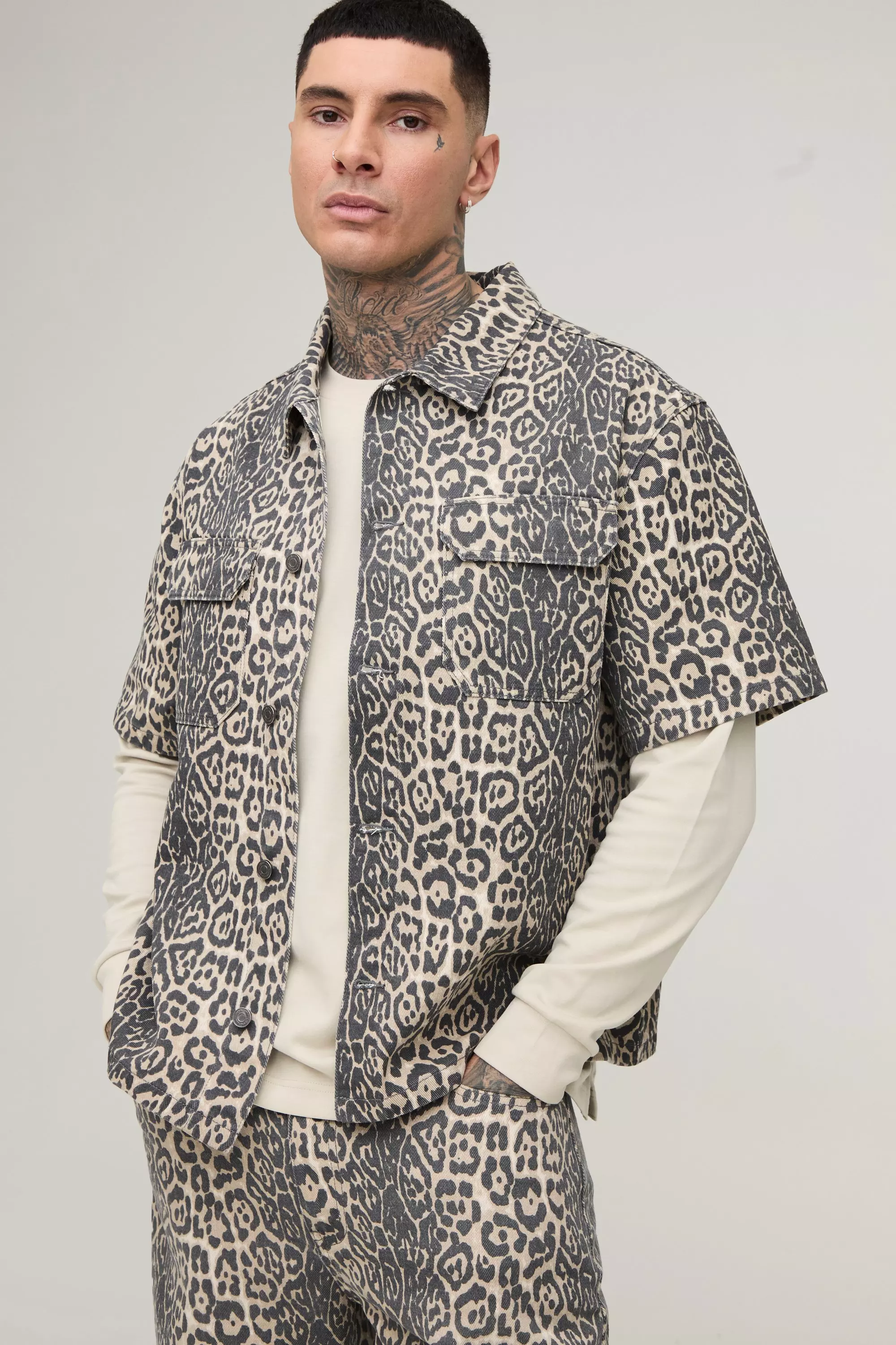 Tan Tall Gebleekte Baggy Luipaardprint Jeans alternatieve afbeelding