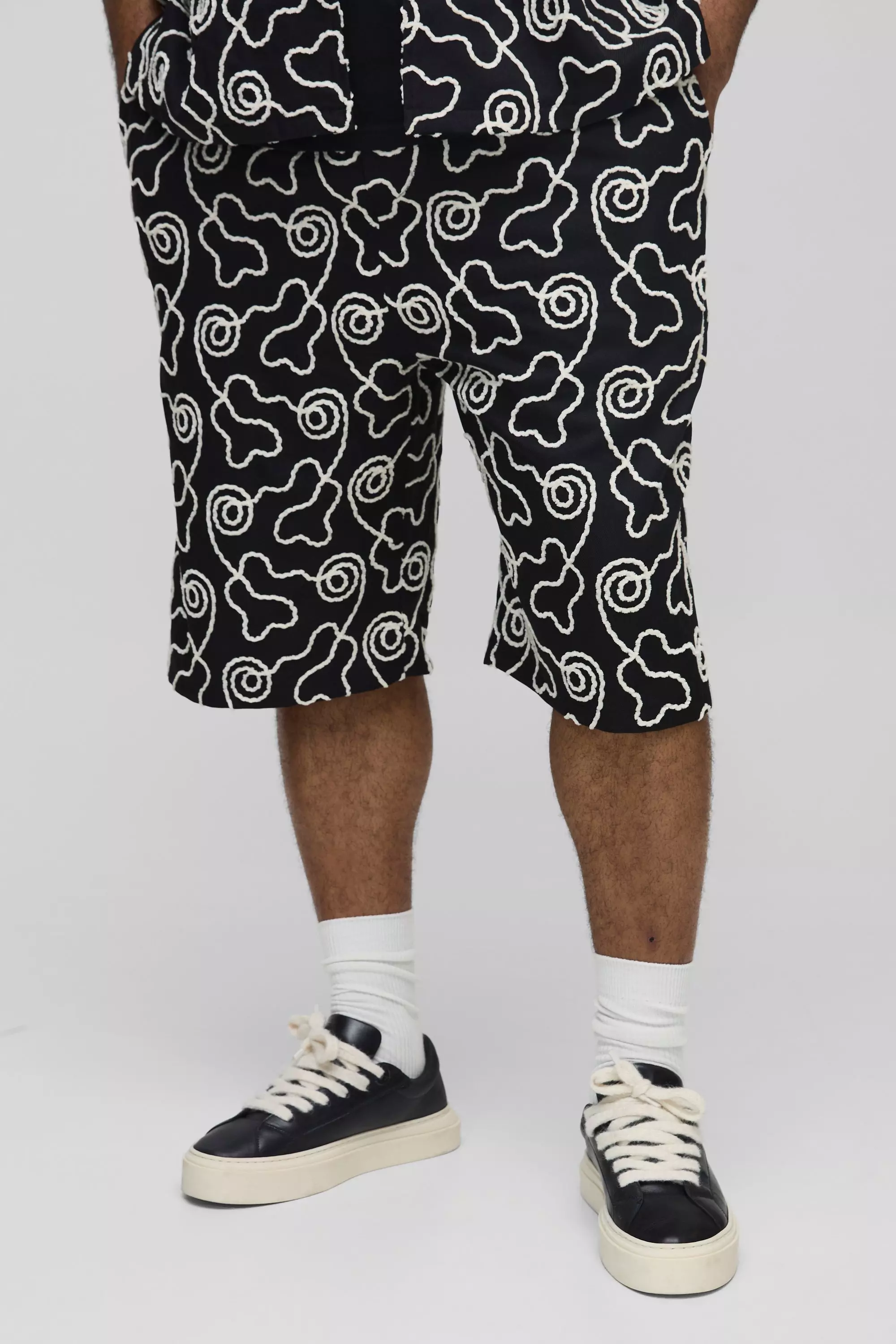 Black Plus All Over Embroidery Relaxed Fit Shorts alternative image