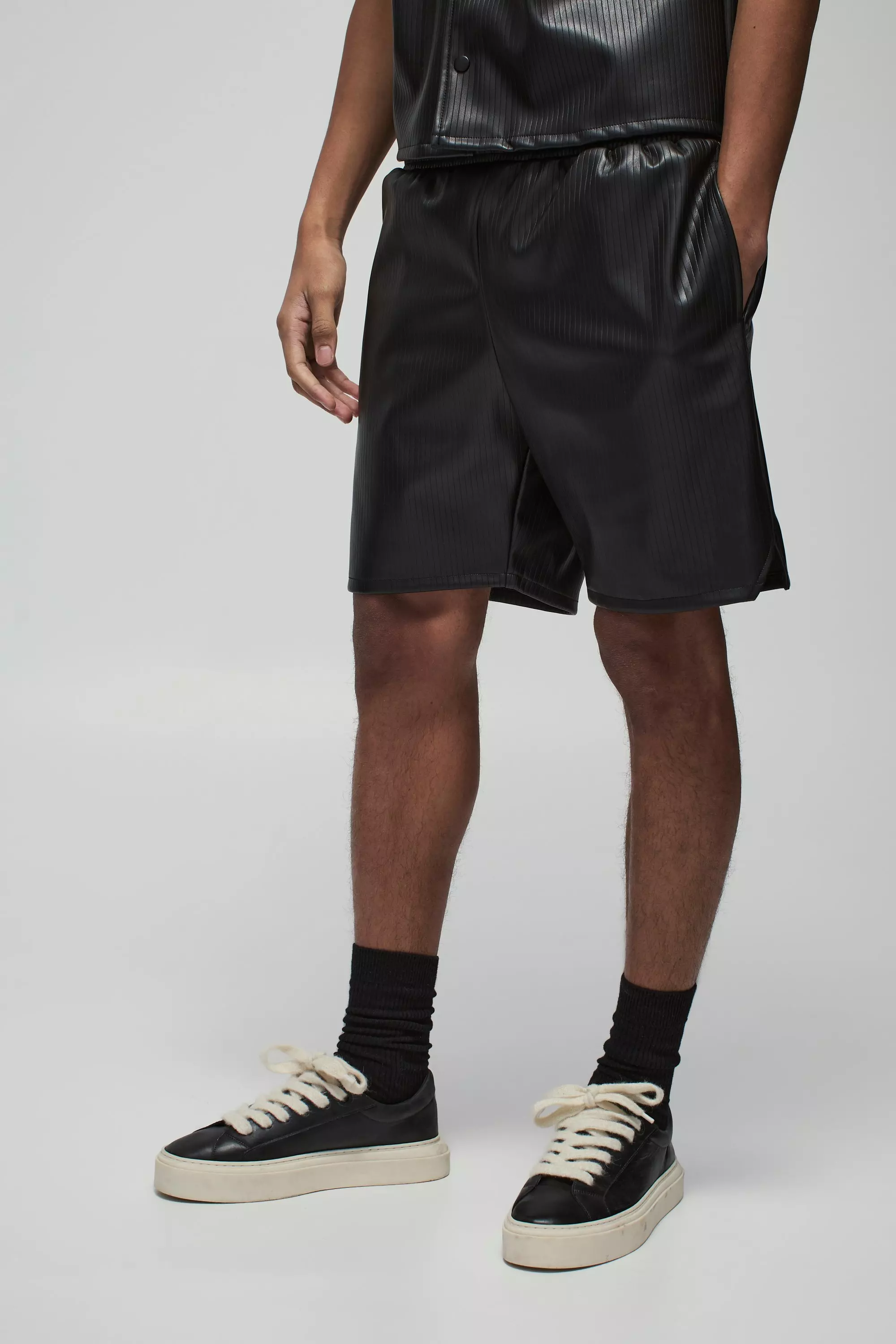 Black Relaxed Fit Embossed Pleated PU Short alternative image