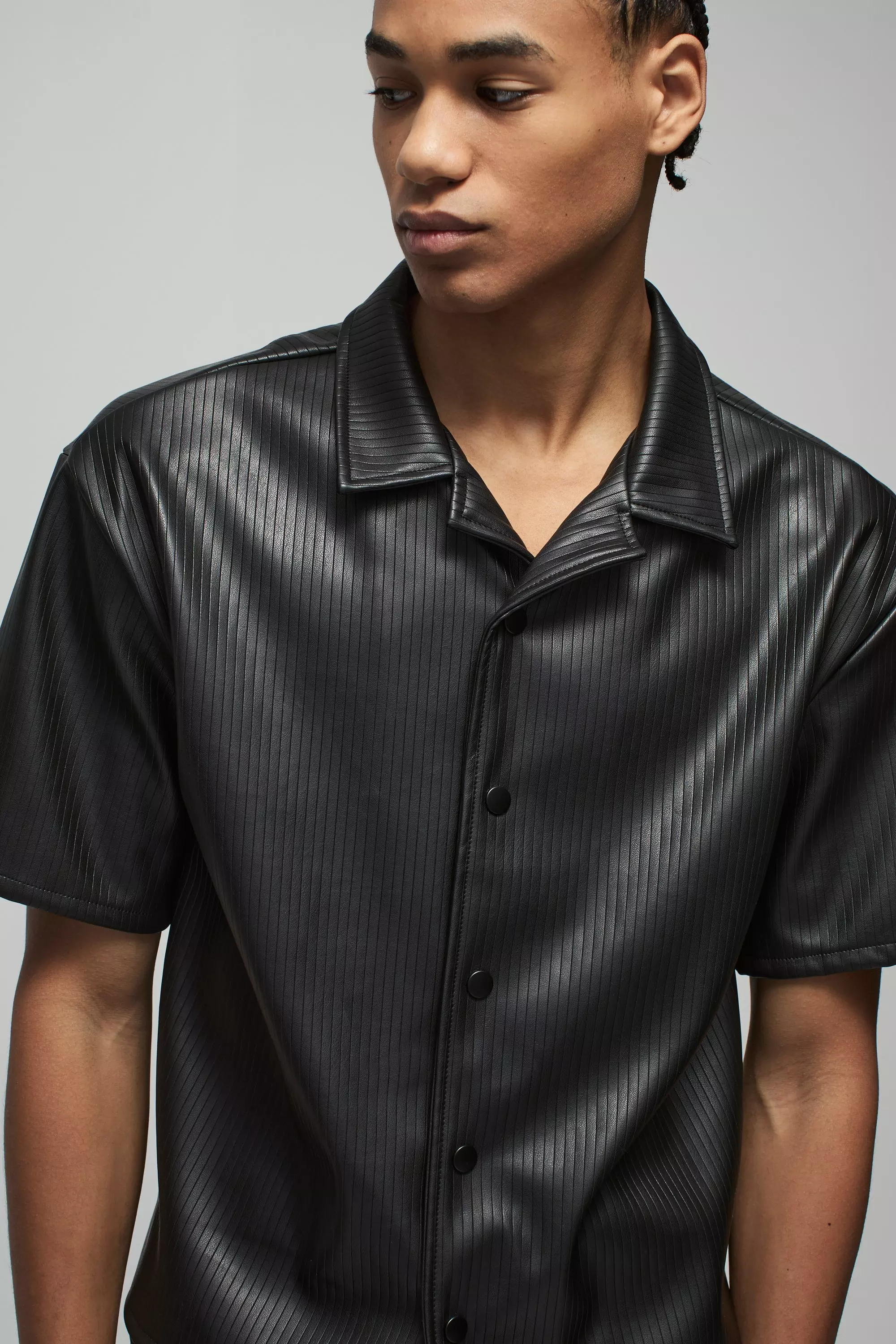 Kastiges Oversize PU-Hemd, Black alternatives Bild