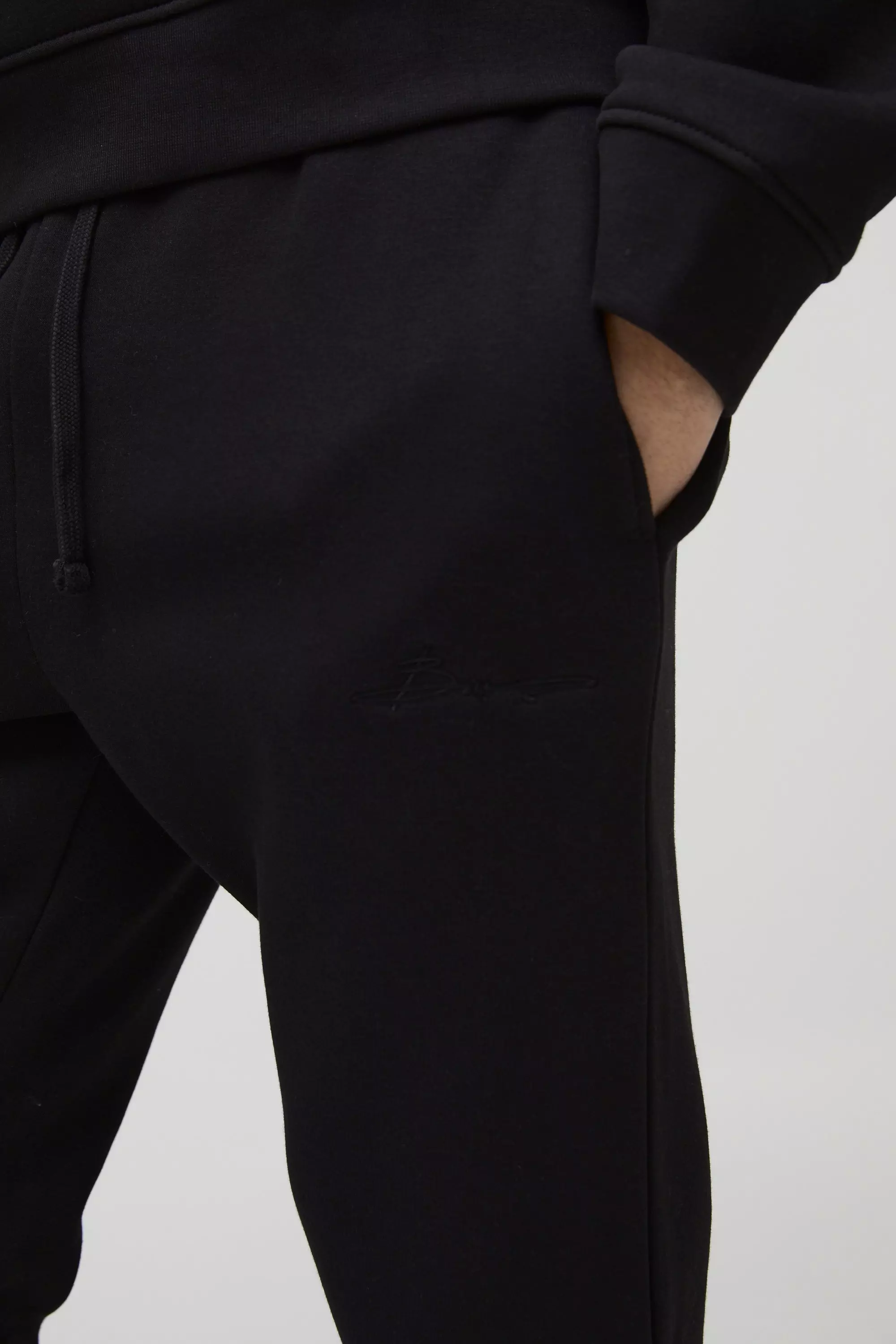 Black 330GSM Slim Fit BM Signature Jogger alternative image