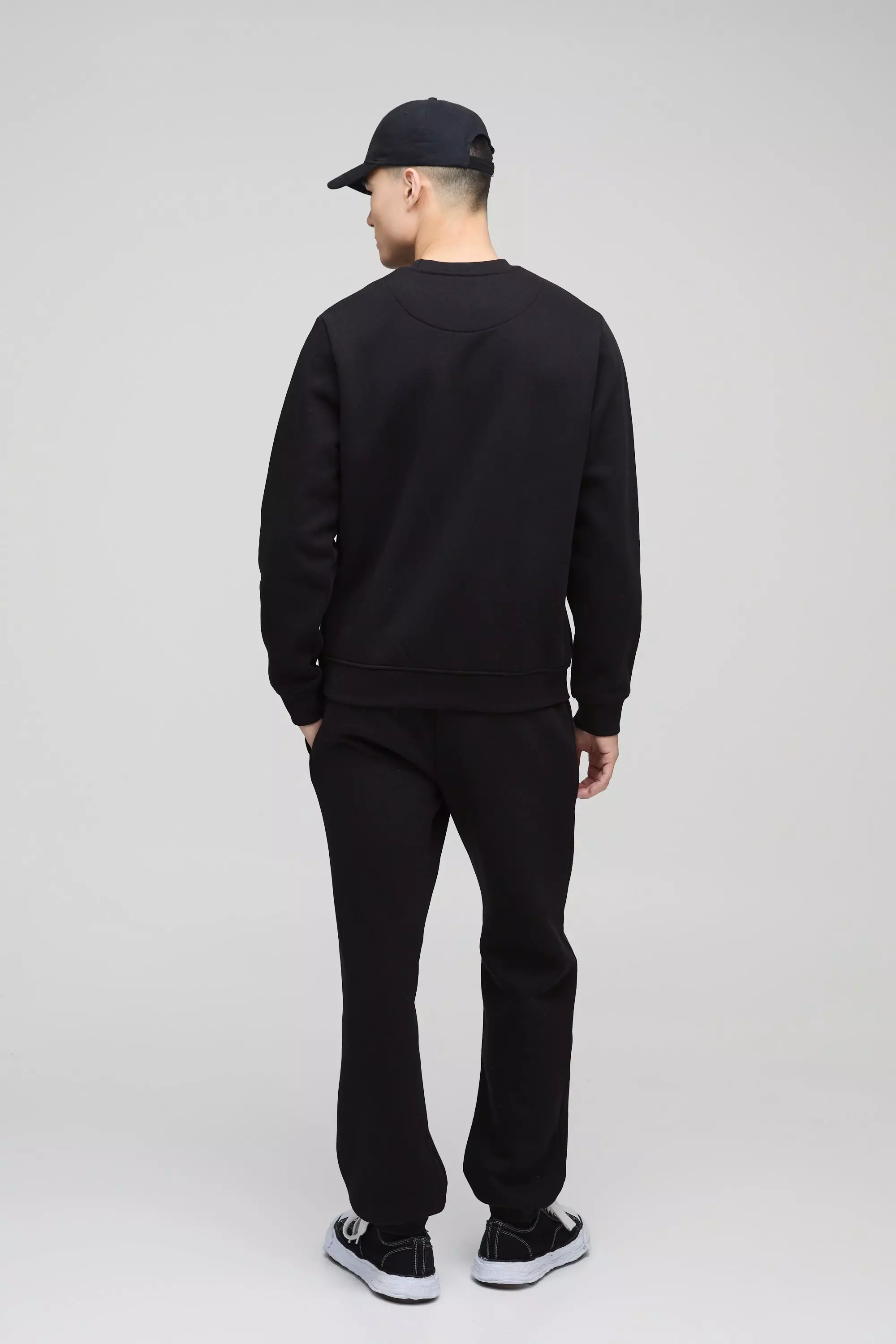 Black 330GSM Regular Fit Basic Sweatpants alternative image