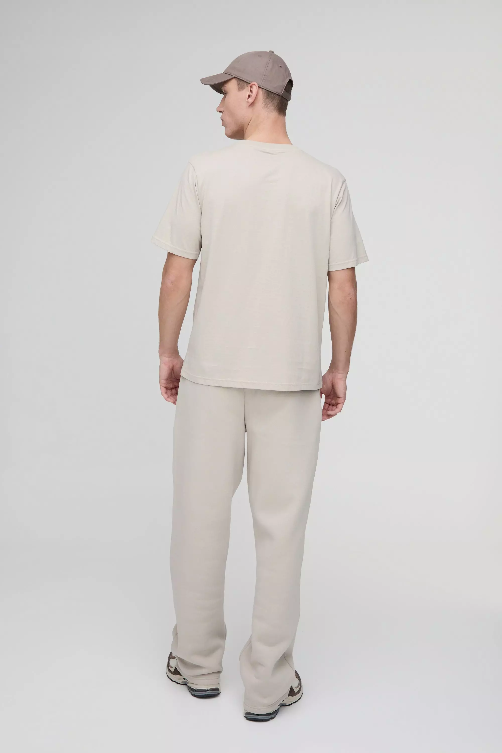 330GSM Straight Leg Basic Jogger | boohooMAN USA