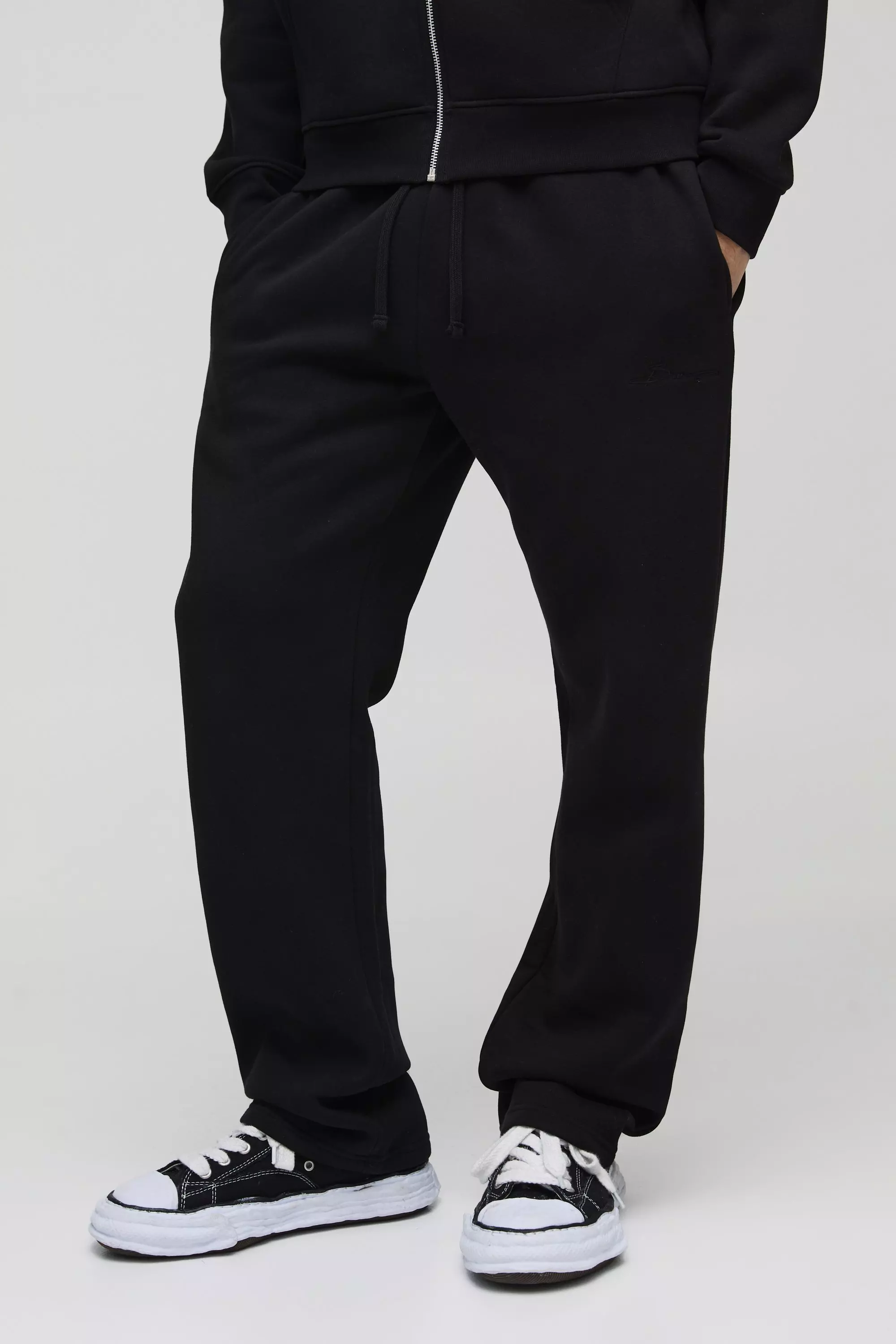 330GSM Relaxed Fit BM Signature Jogger | boohooMAN UK