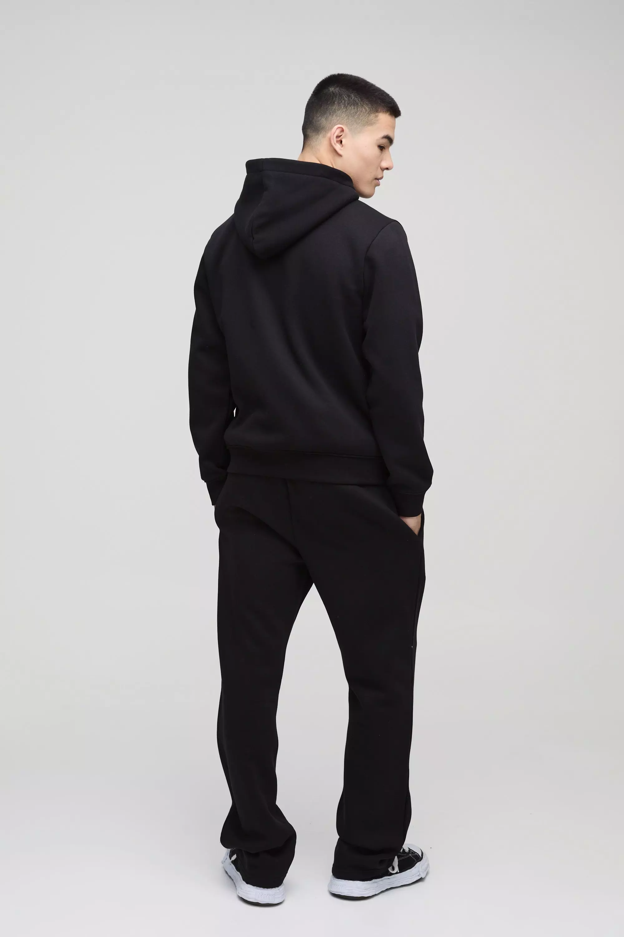 330GSM Relaxed Fit BM Signature Jogger | boohooMAN UK