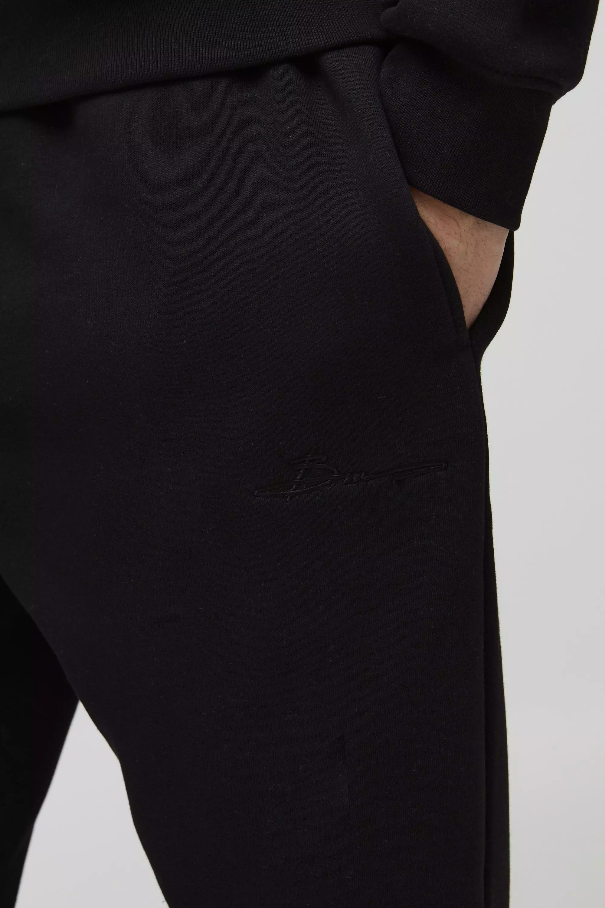 330GSM Relaxed Fit BM Signature Jogger | boohooMAN UK