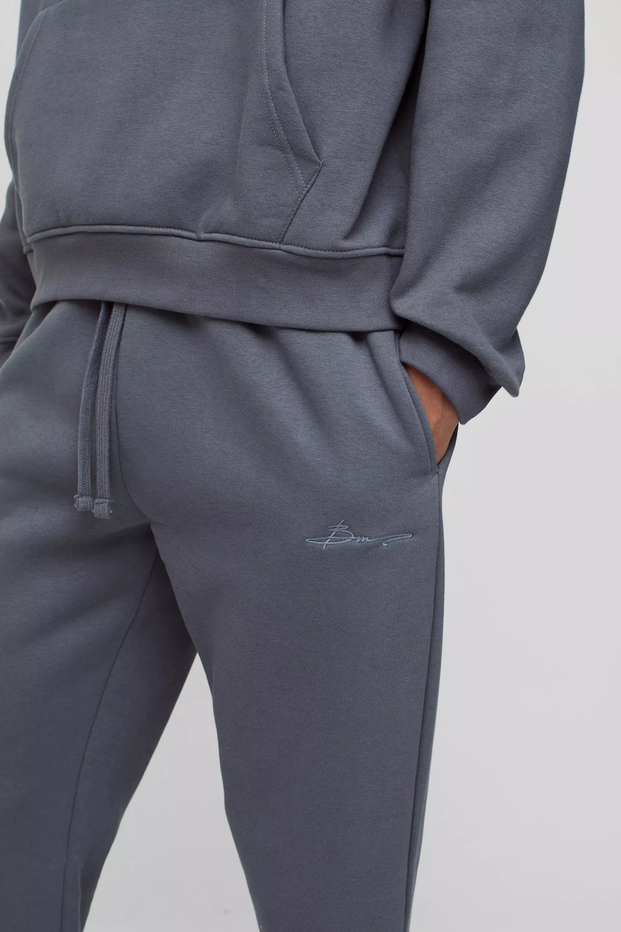 330GSM Relaxed Fit BM Signature Jogger | boohooMAN UK
