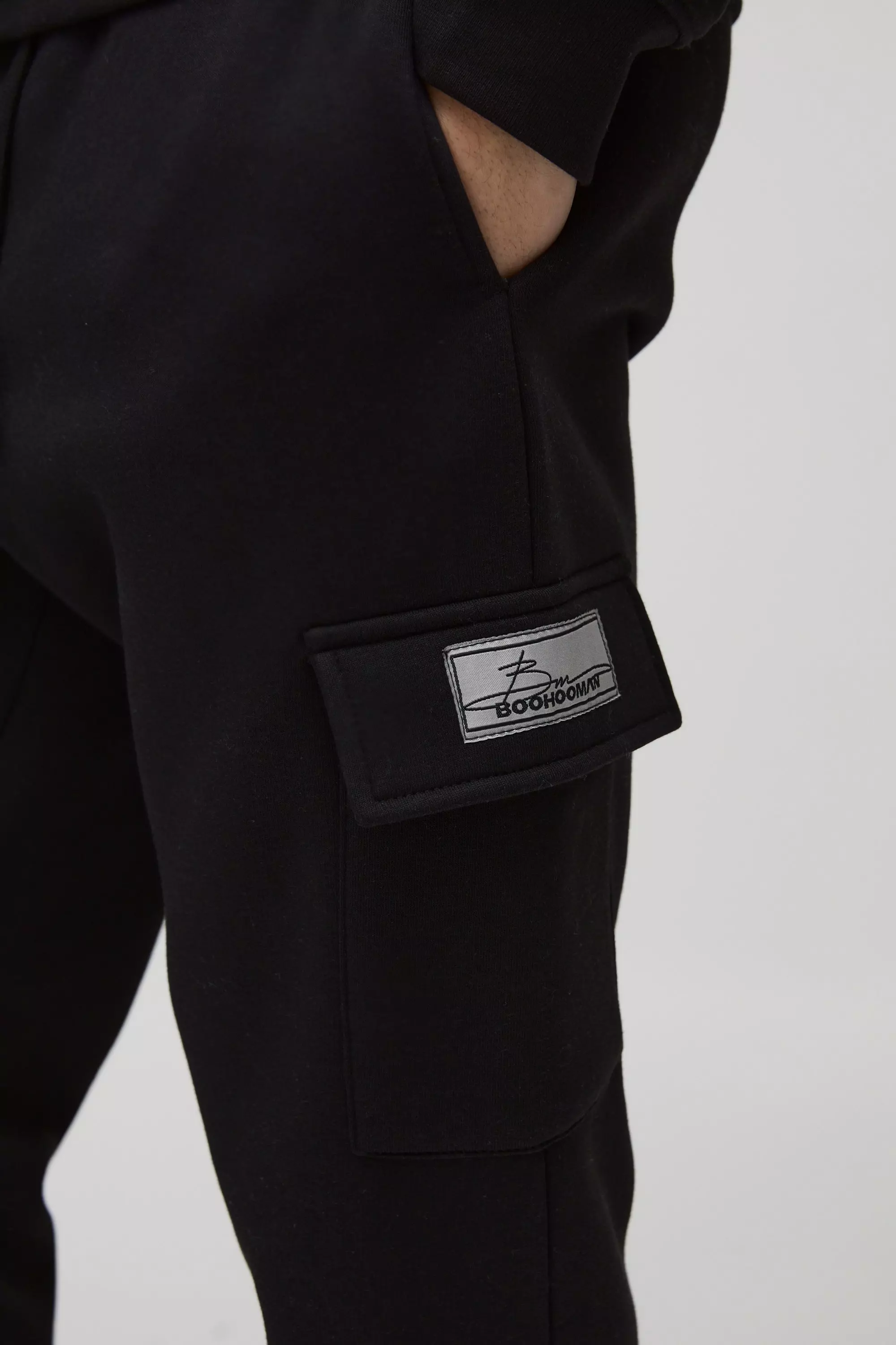 Black 330GSM Slim Fit BM Signature Label Cargo Jogger alternative image