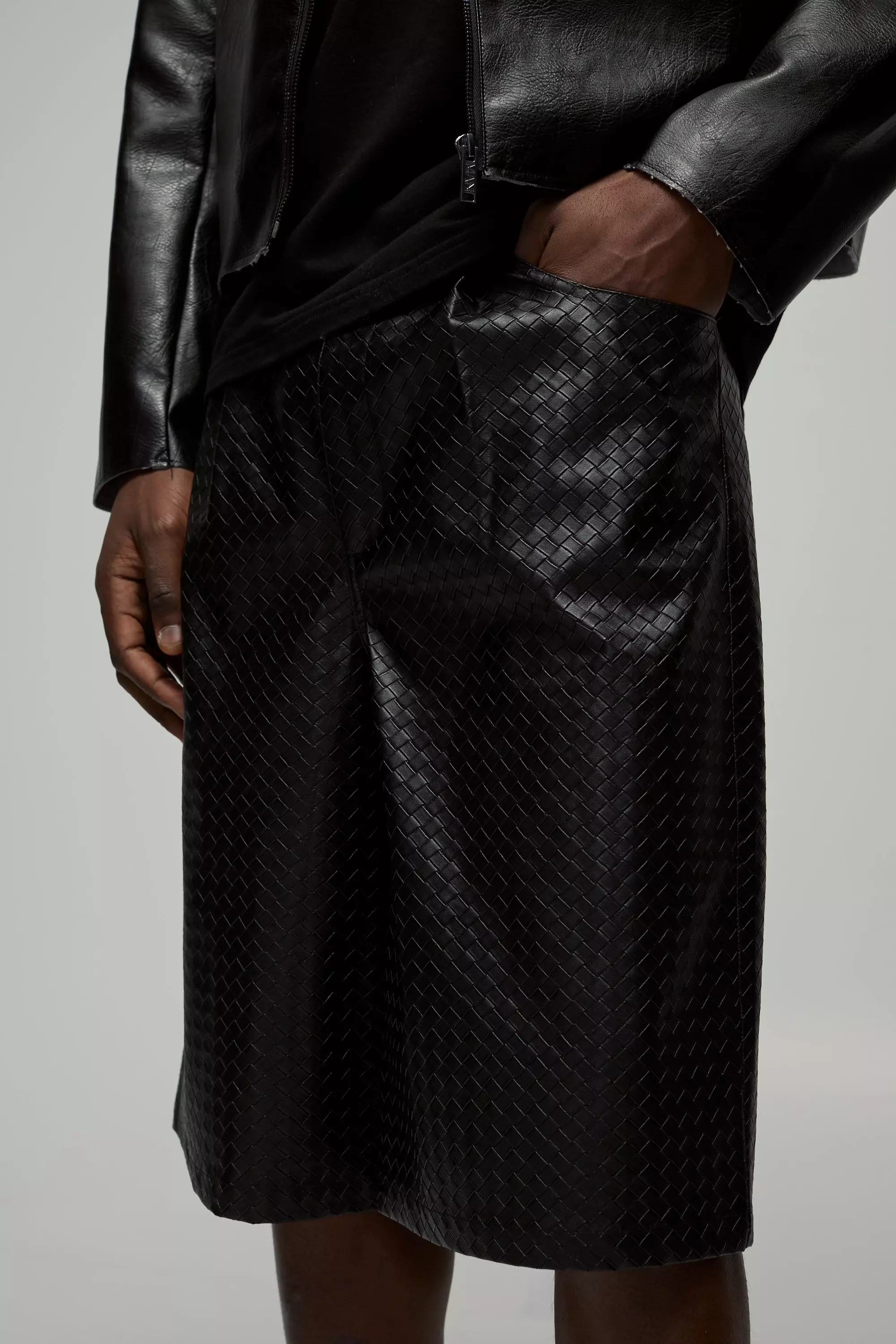 Black Fixed Waistband Textured PU Jorts alternative image