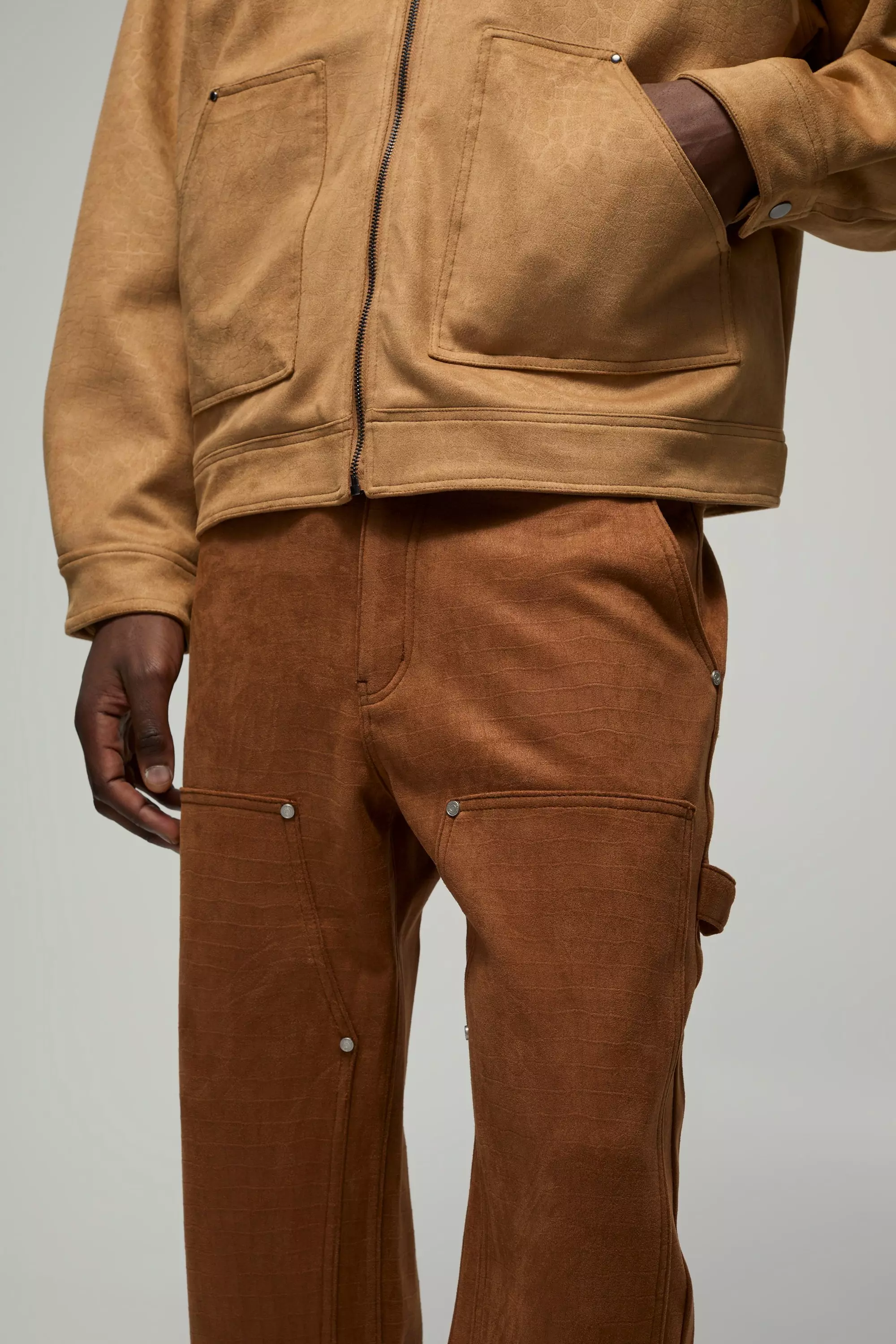 Lockere Kroko-Hose aus Wildleder-Imitat, Tan alternatives Bild