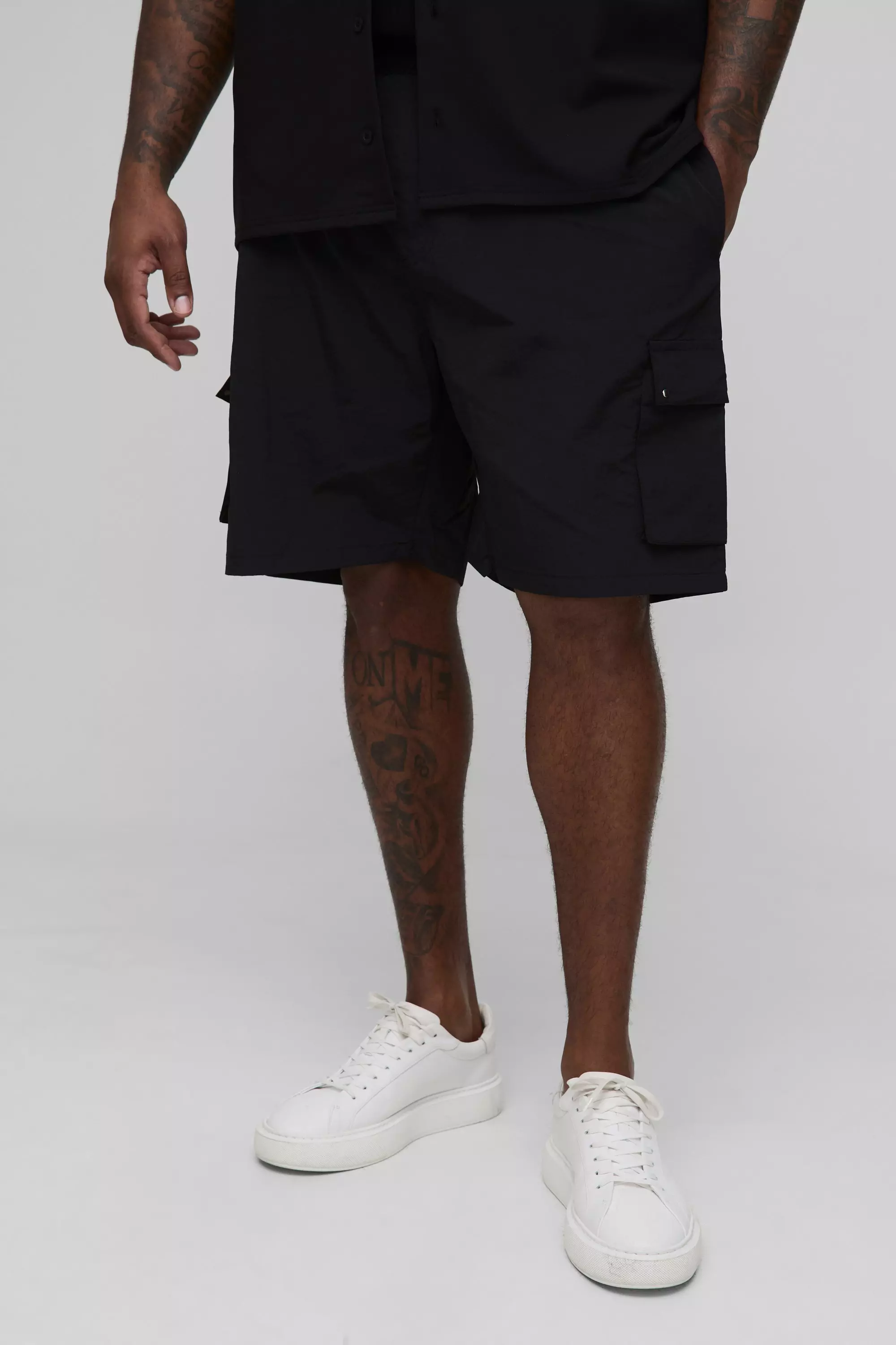 Plus Nylon Cargo-Shorts in Knitteroptik, Black alternatives Bild