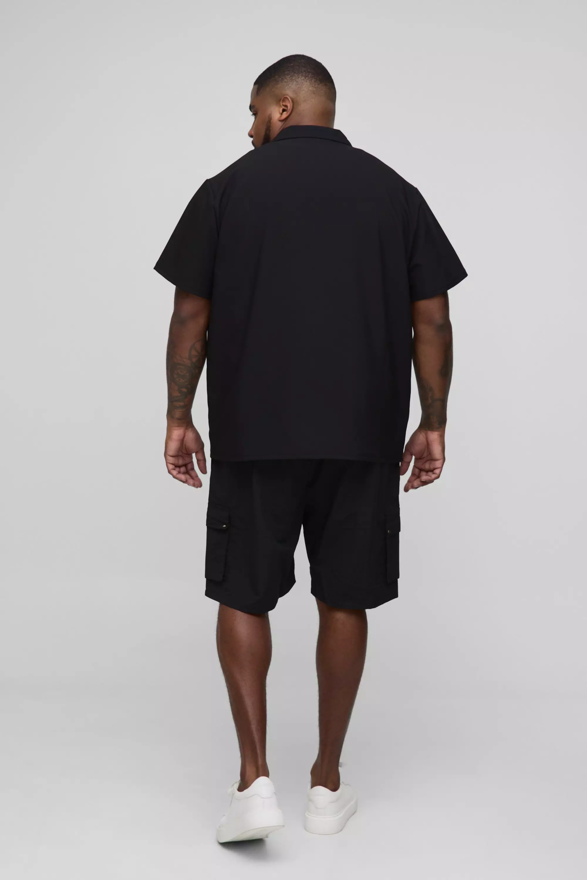 Plus Nylon Cargo-Shorts in Knitteroptik, Black alternatives Bild