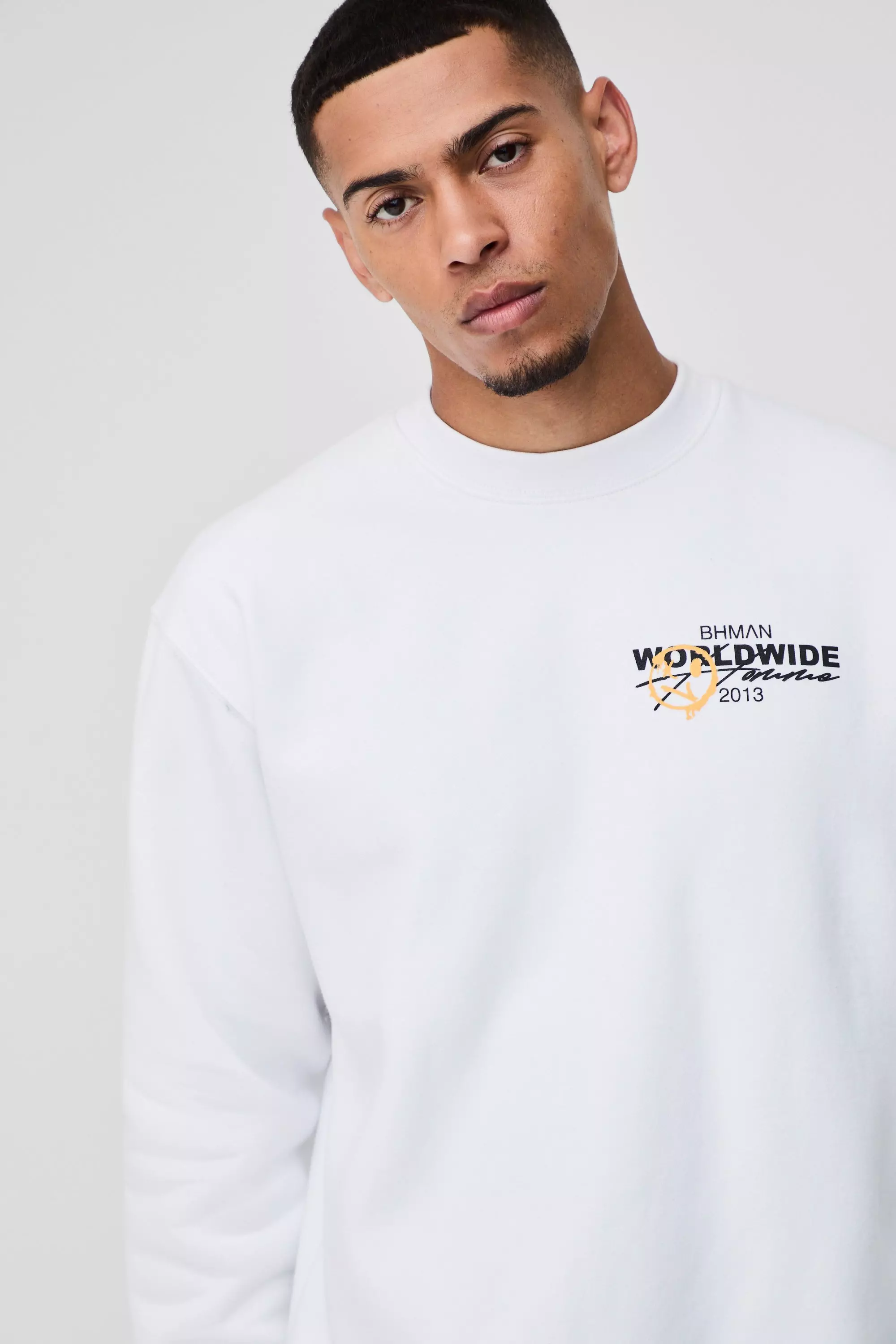 White Oversized Graffiti Trui Met Logo alternatieve afbeelding