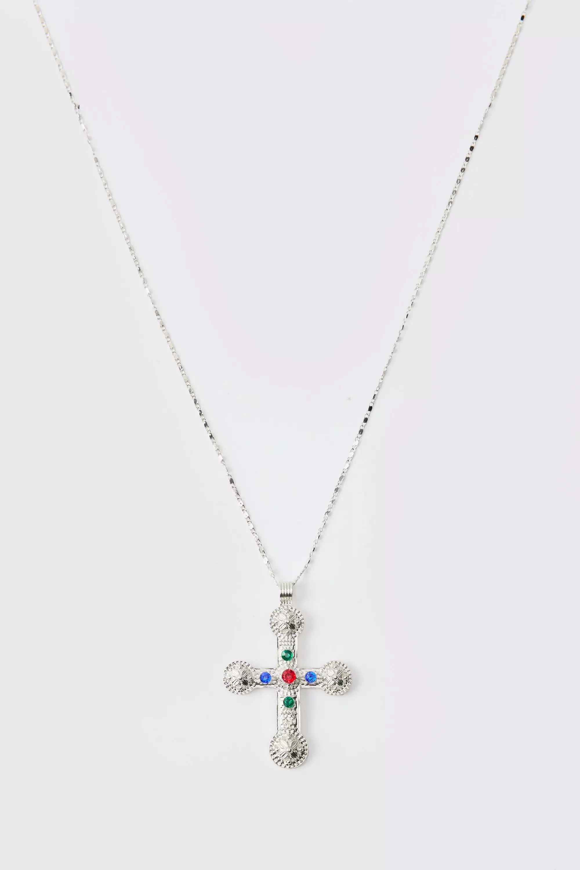 Cross Pendant Necklace In Silver alternative image