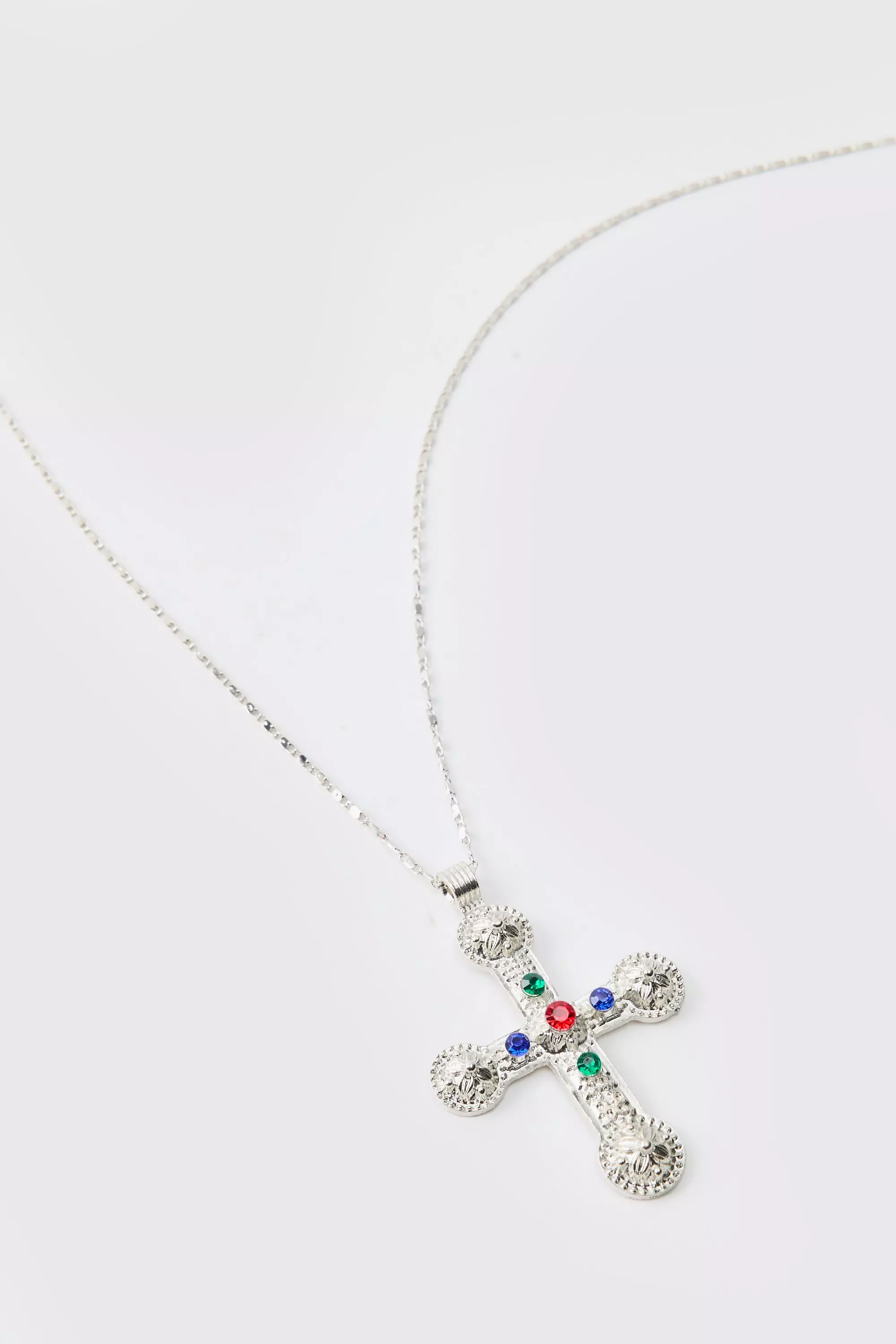Cross Pendant Necklace In Silver alternative image