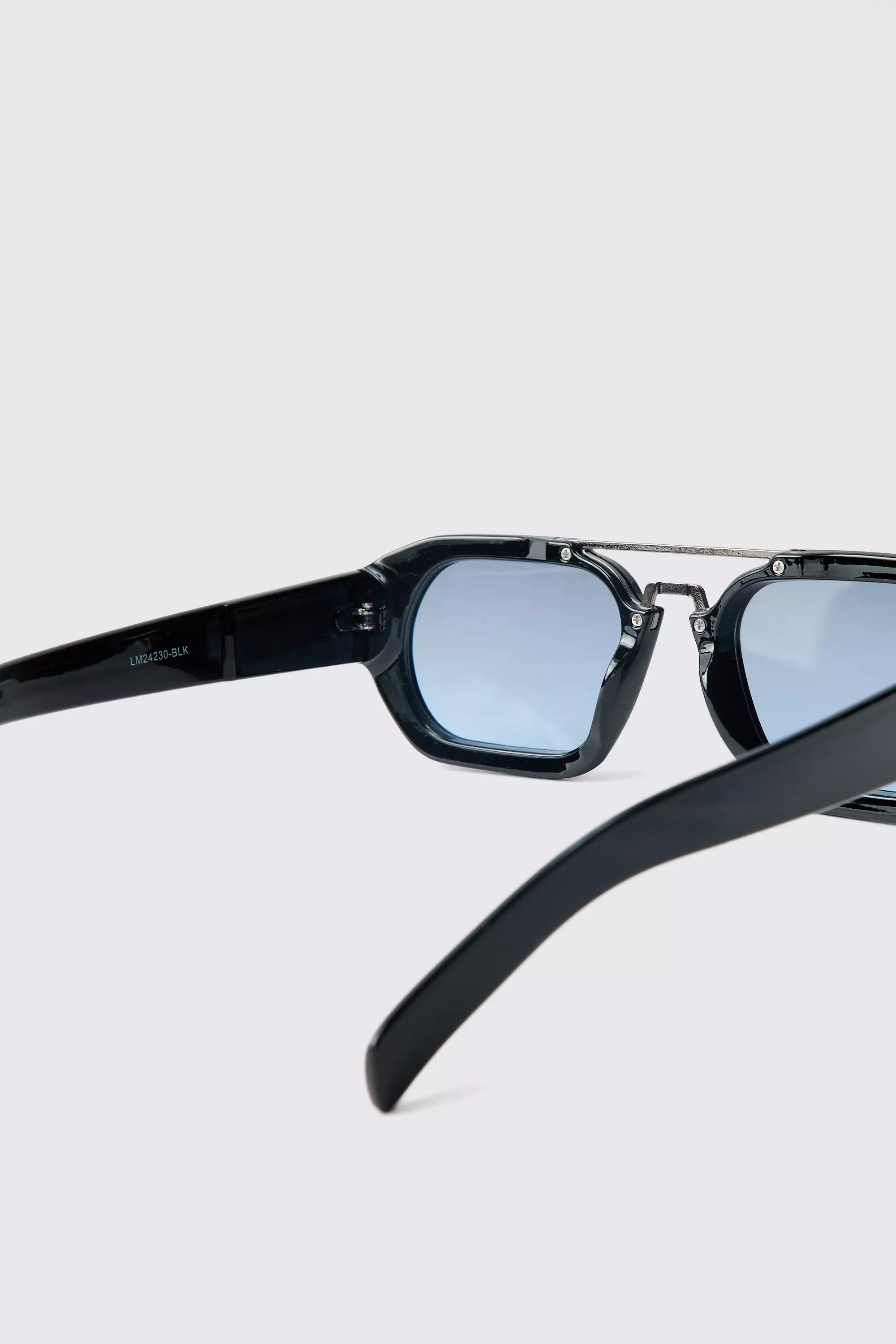 Black Retro Metal Detail Sunglasses alternative image
