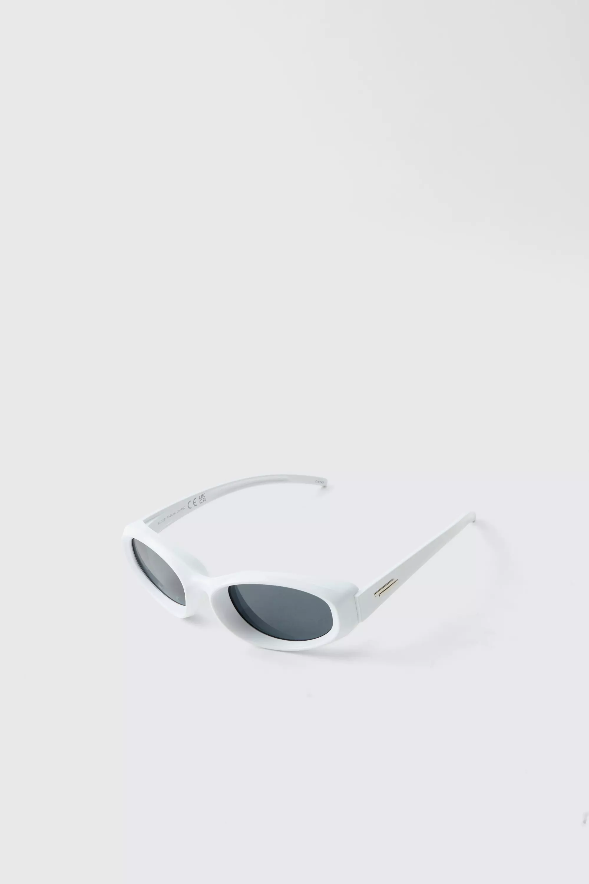 White Round Plastic Sunglasses White