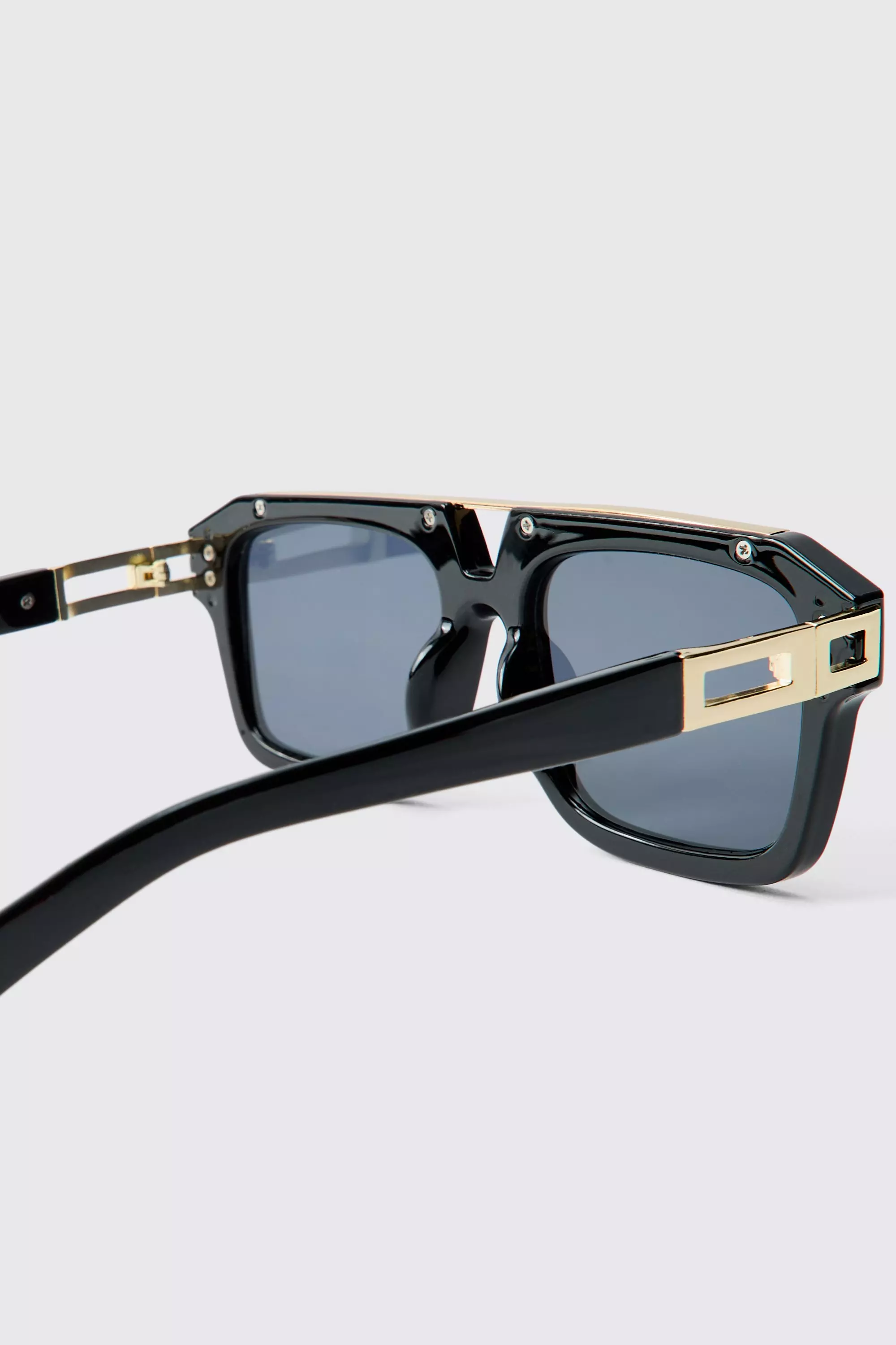Eckige Sonnenbrille mit Gold-Detail alternatives Bild