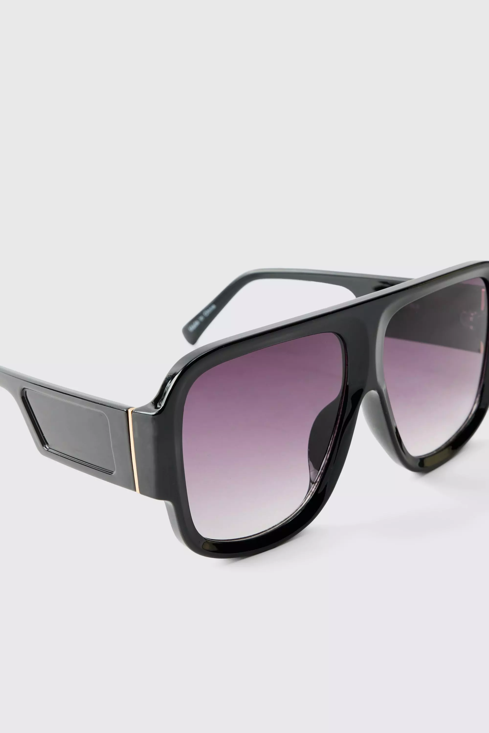 Schwarze Sonnenbrille mit Detail, Black alternatives Bild