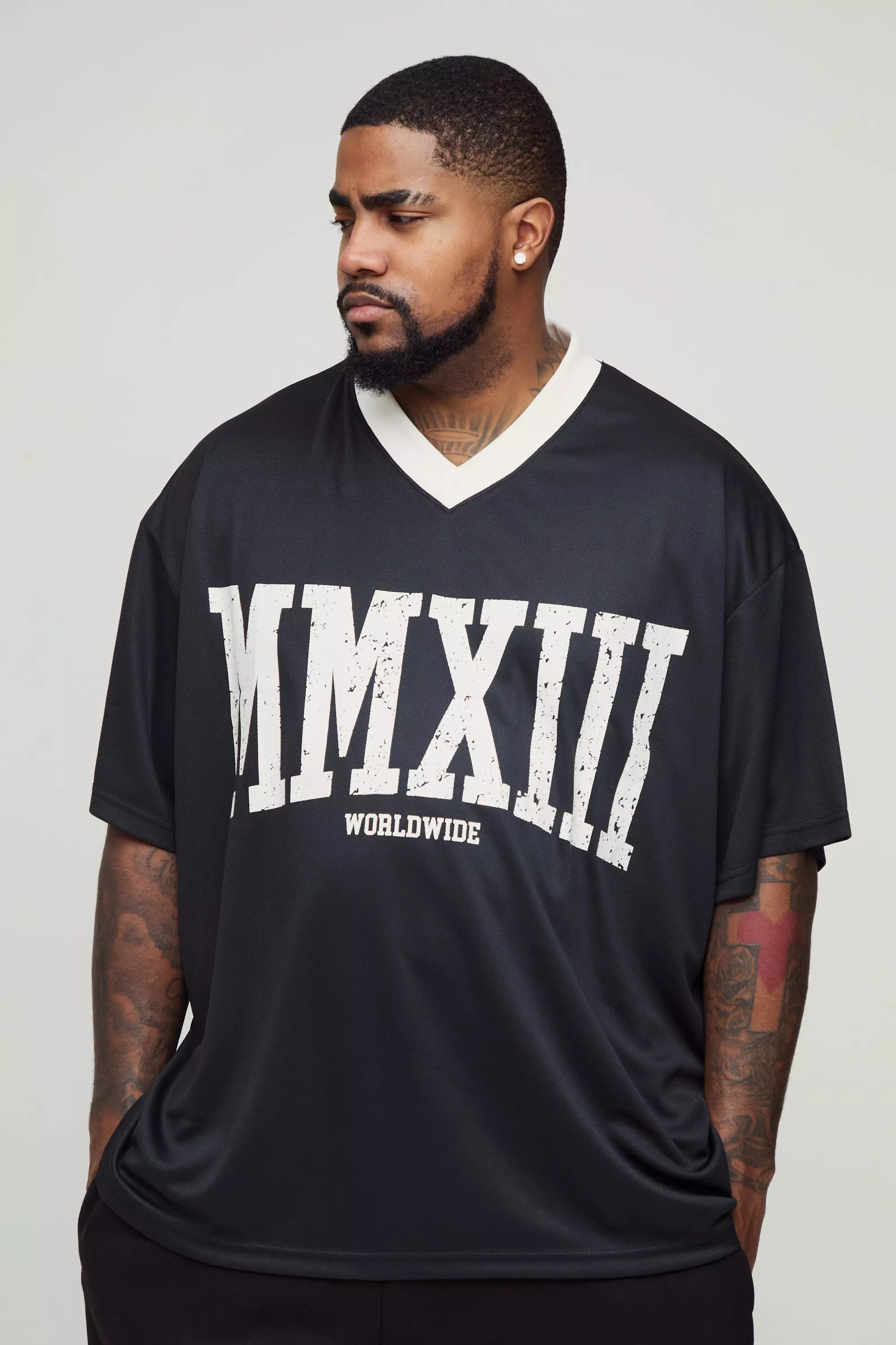 Black Plus Oversized  V Neck Mesh T-shirt alternative image