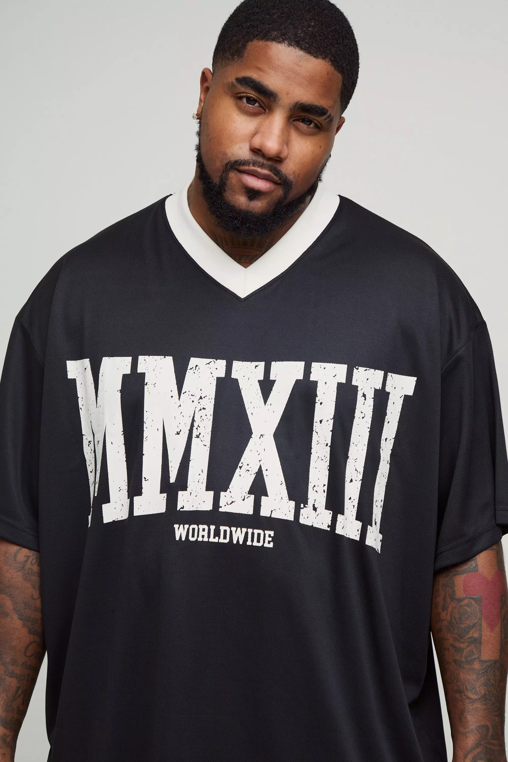Black Plus Oversized  V Neck Mesh T-shirt alternative image