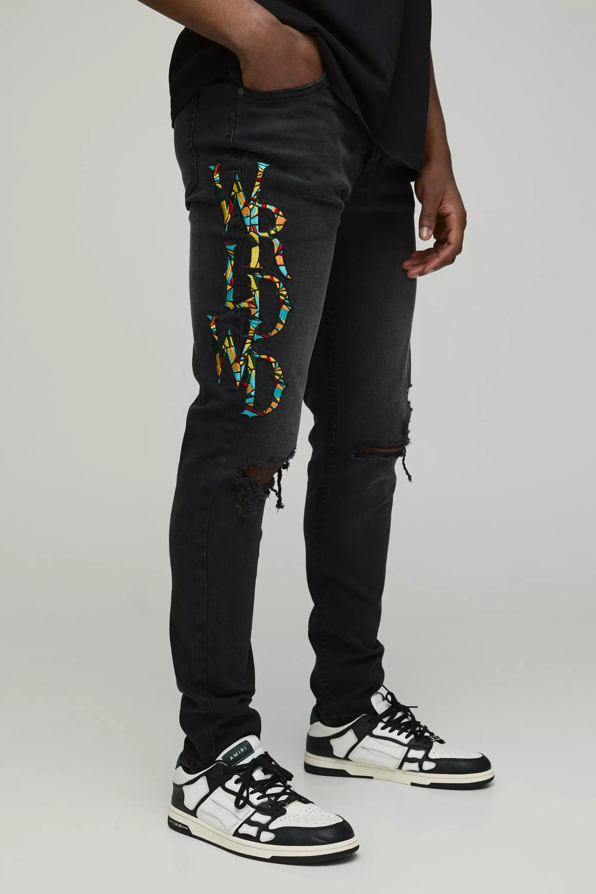 Jean skinny déchiré à écussons, Washed black autre image