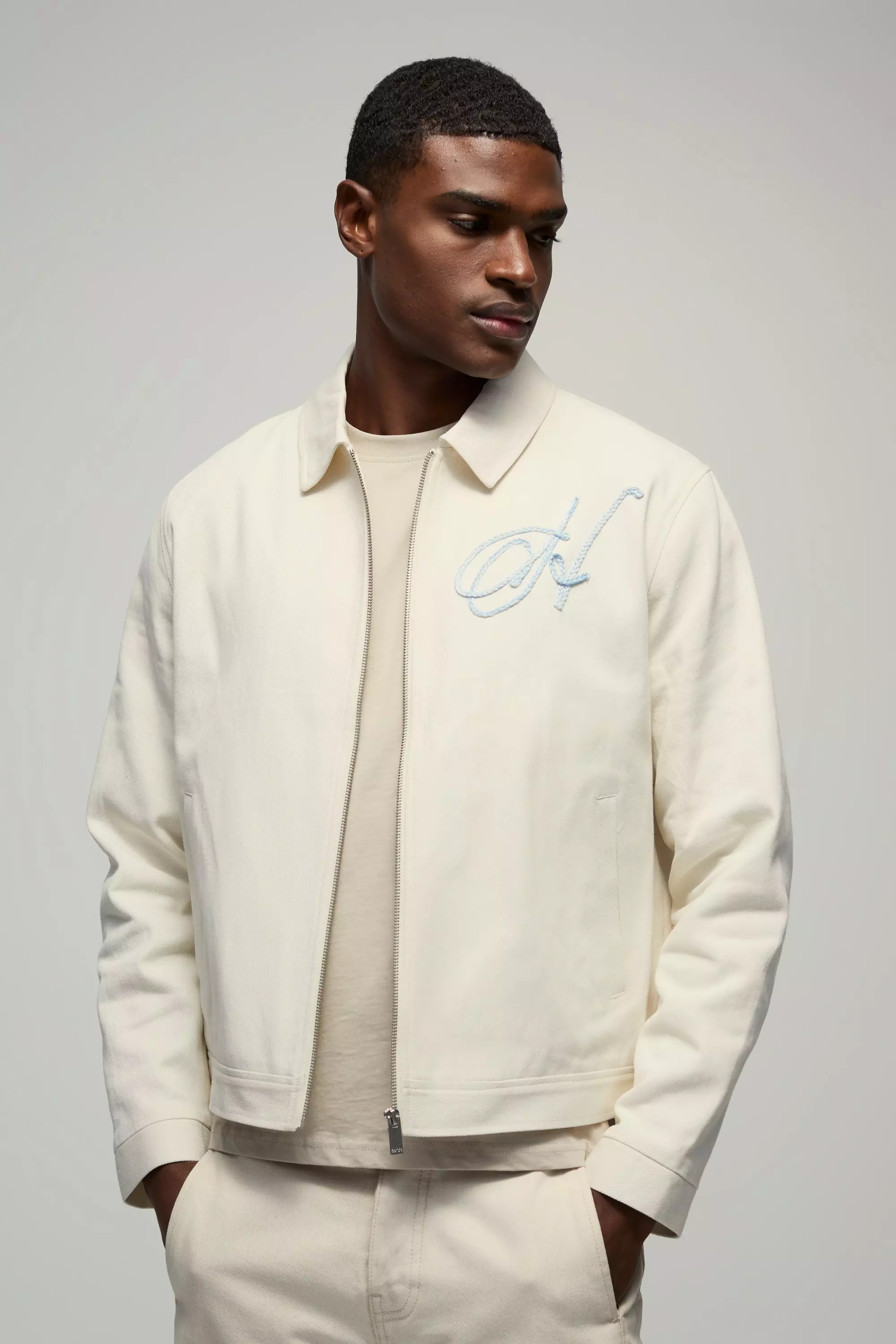 Ecru Boxy Keperstof Homme Harrington Jas Met Touwtjes alternatieve afbeelding