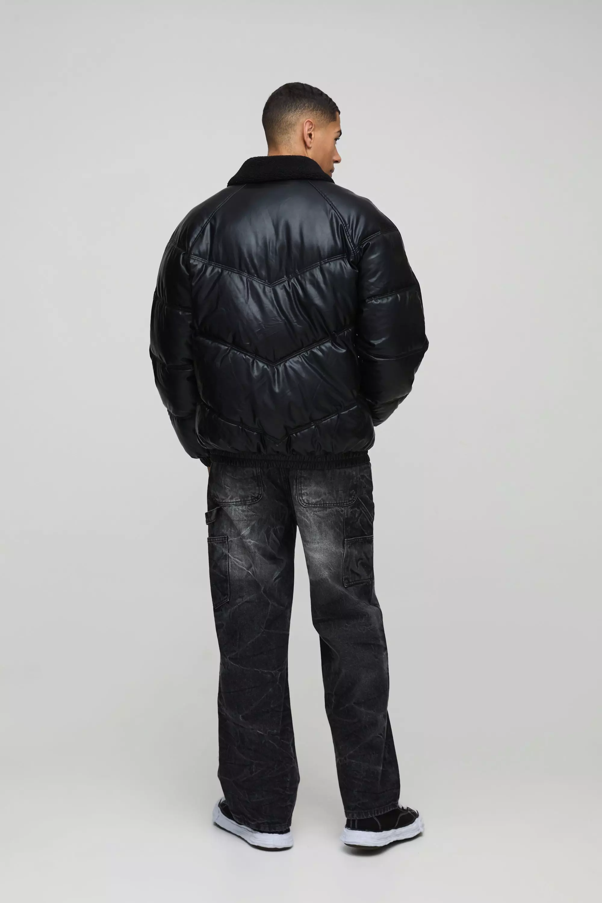 Oversize PU-Steppjacke mit Borg-Kragen, Black alternatives Bild