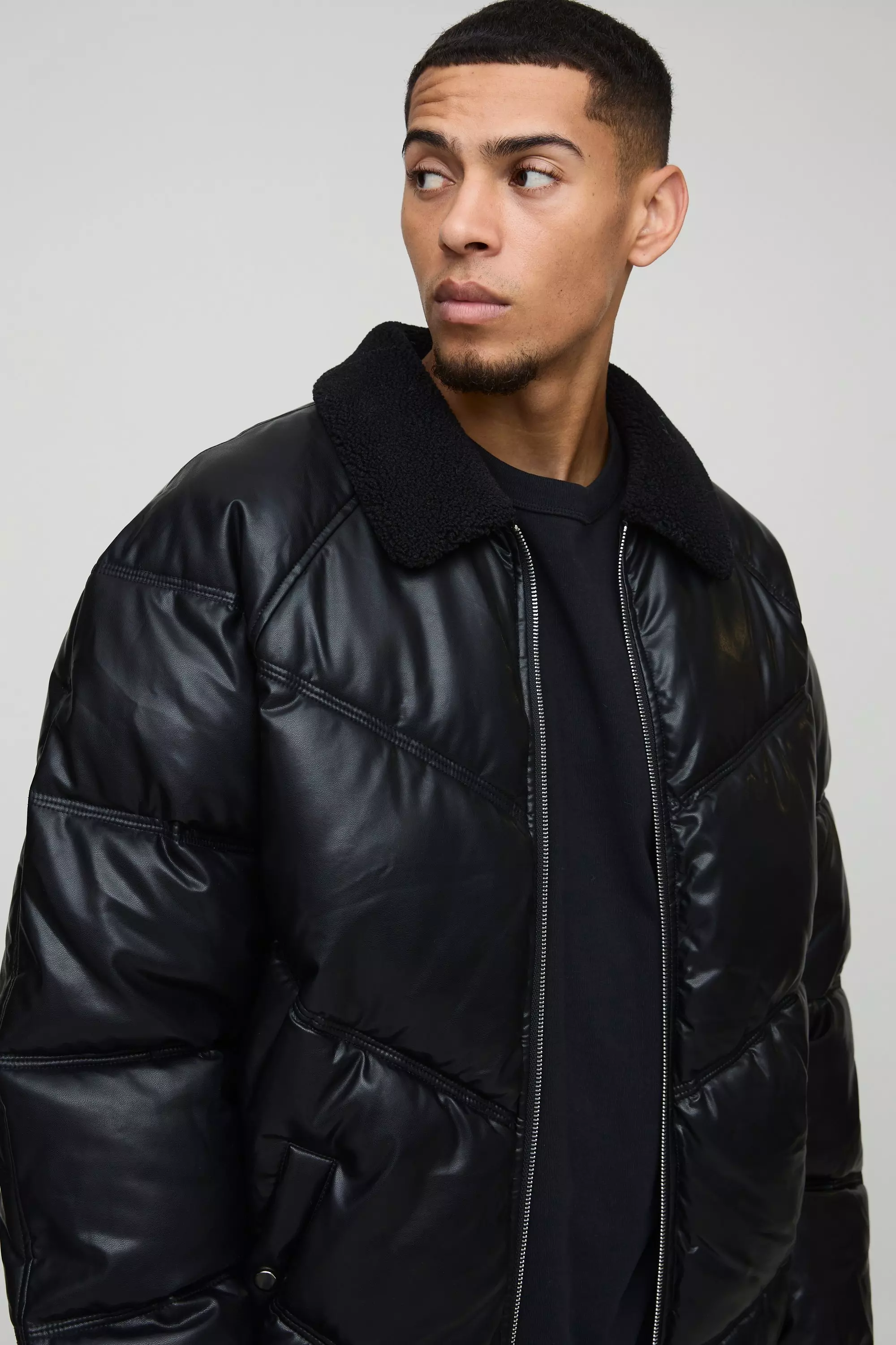 Oversize PU-Steppjacke mit Borg-Kragen, Black alternatives Bild