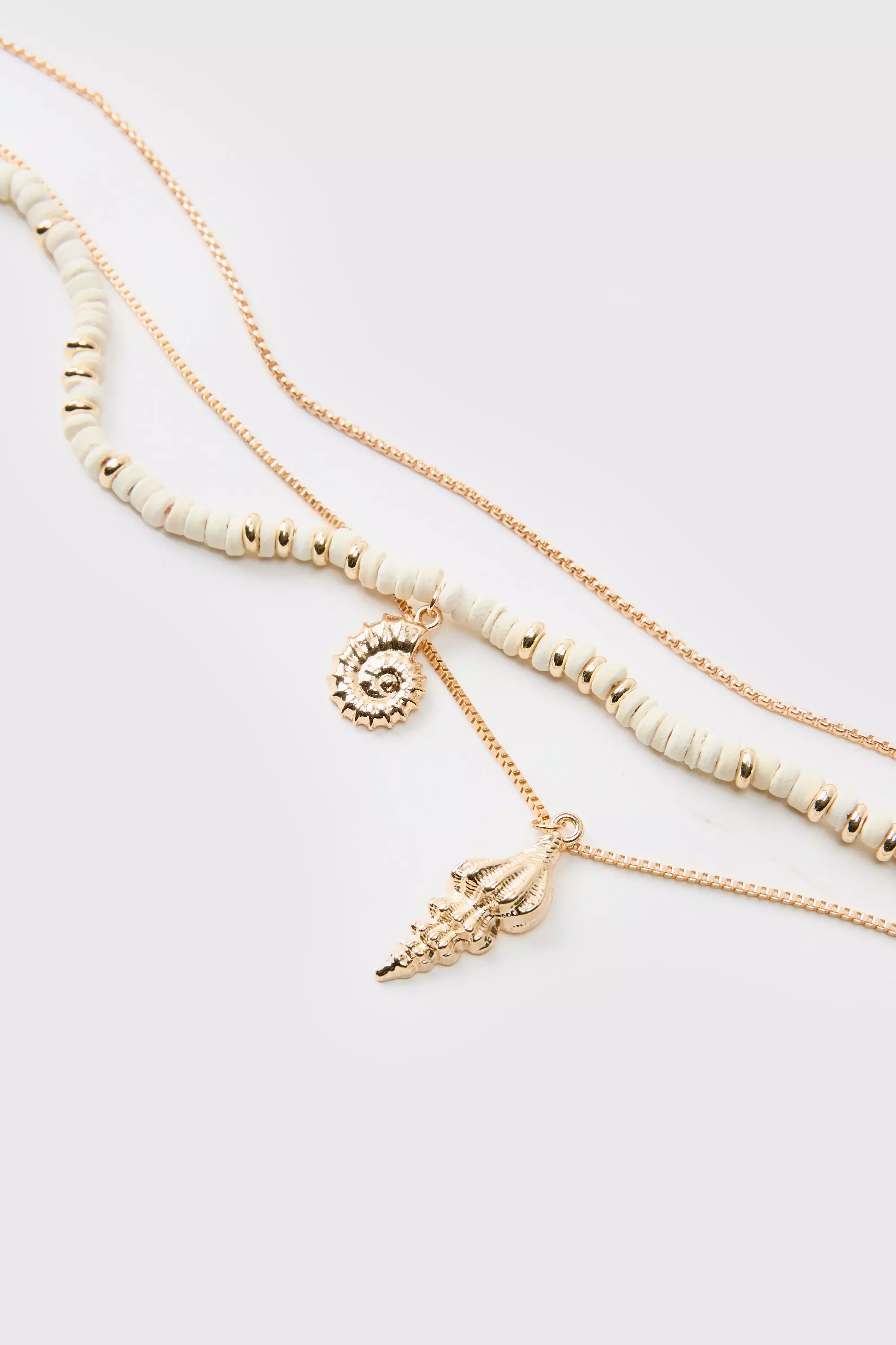 Layered Seashell Necklace In Gold alternative image