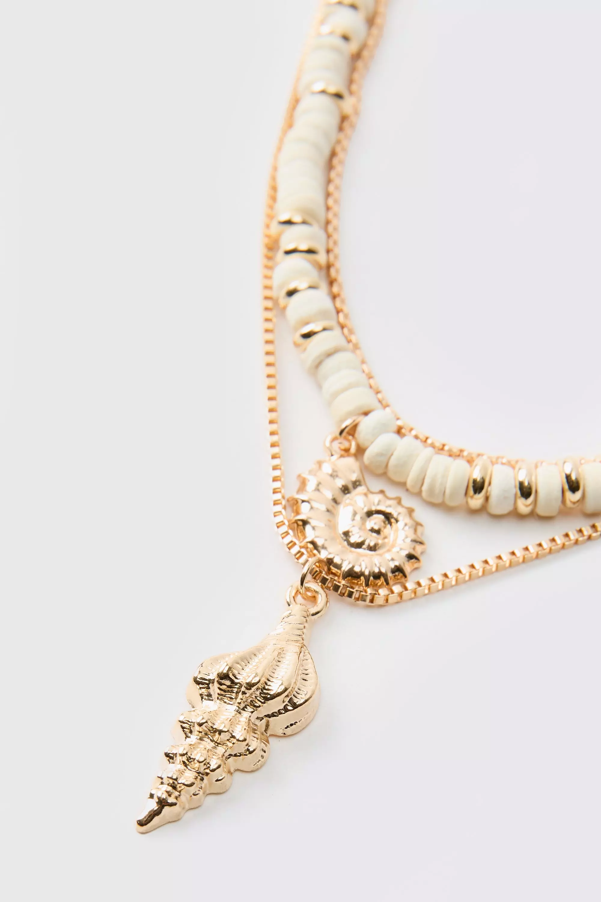 Layered Seashell Necklace In Gold alternative image