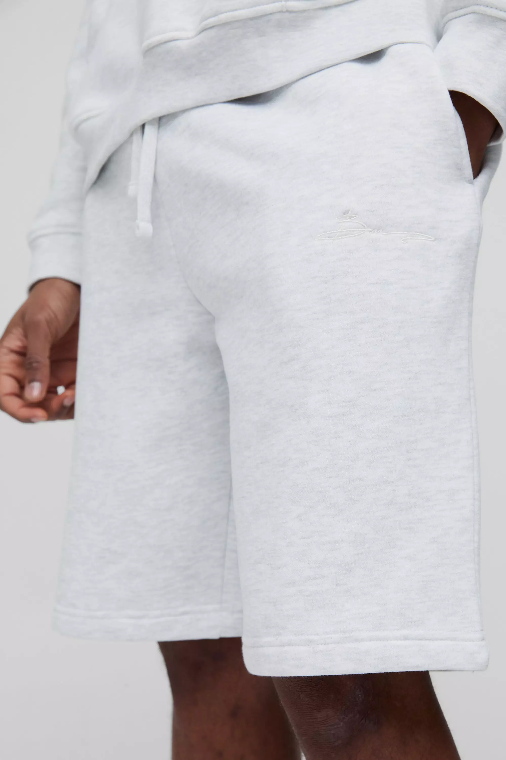 Tall Loose Fit Mid Length BM Signature Shorts | boohooMAN USA
