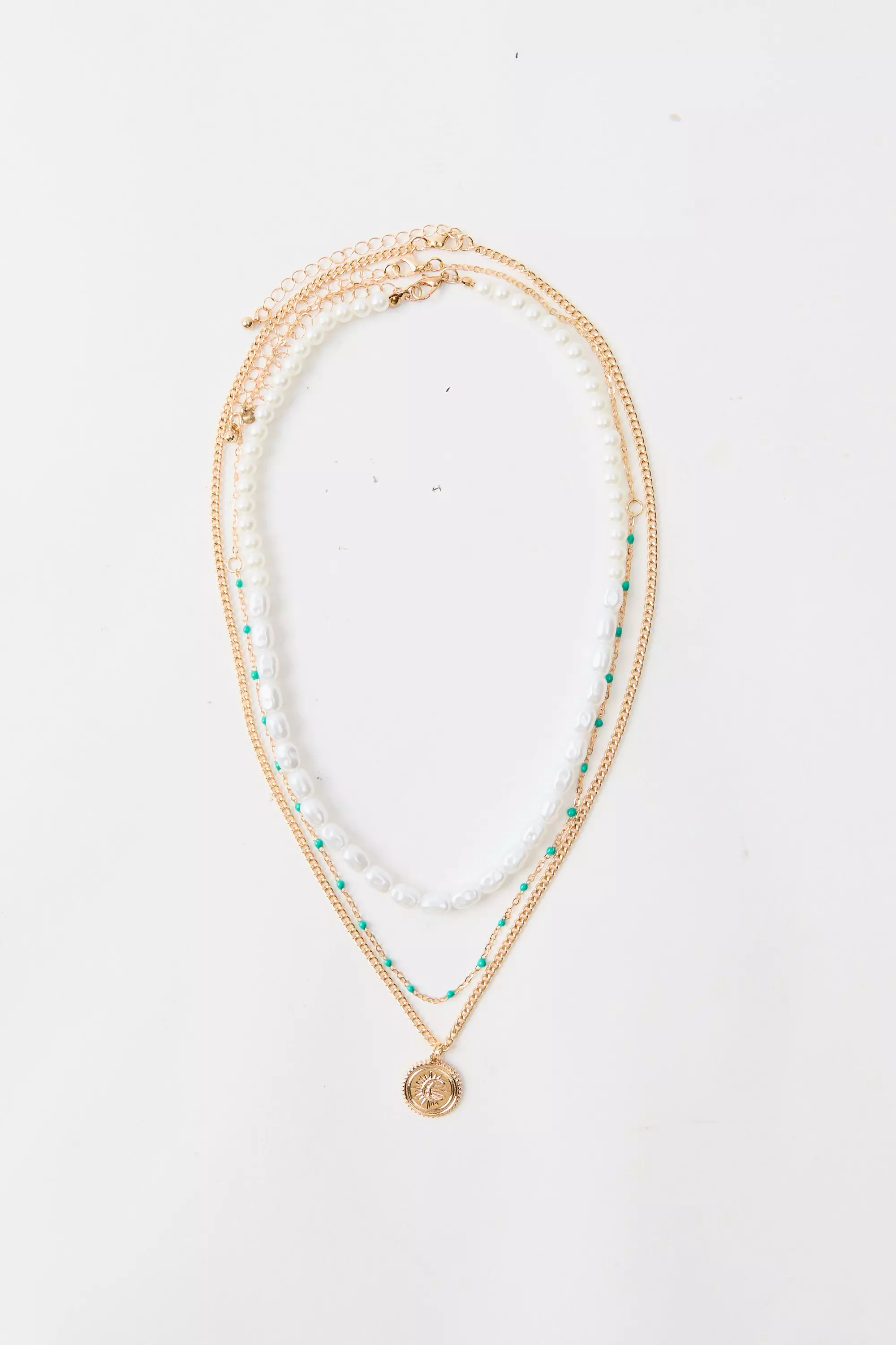 Layered Pearl Necklace In Gold alternative image