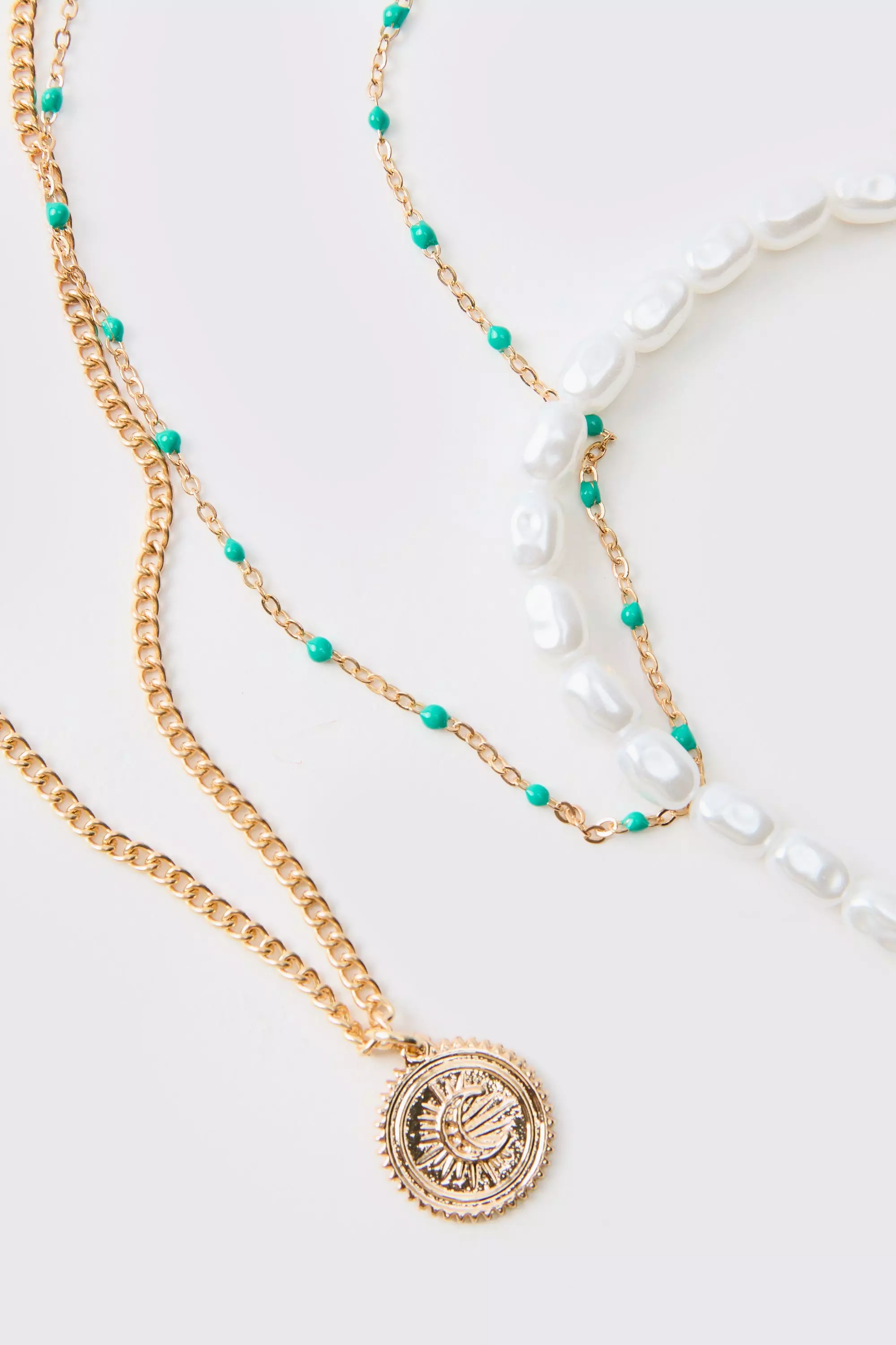 Layered Pearl Necklace In Gold alternative image