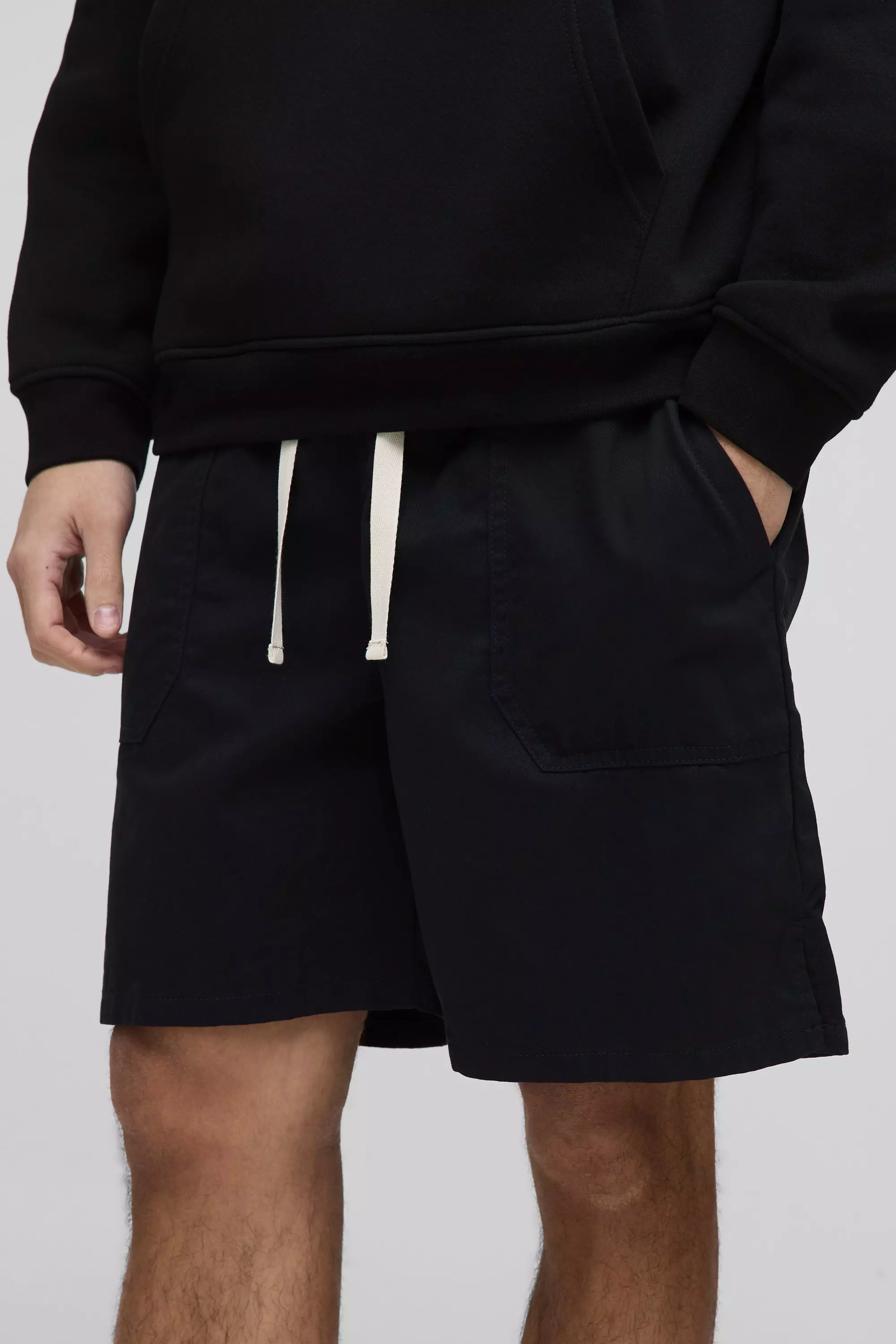 Black Elasticated Baggy Twill Split Hem Shorts alternative image