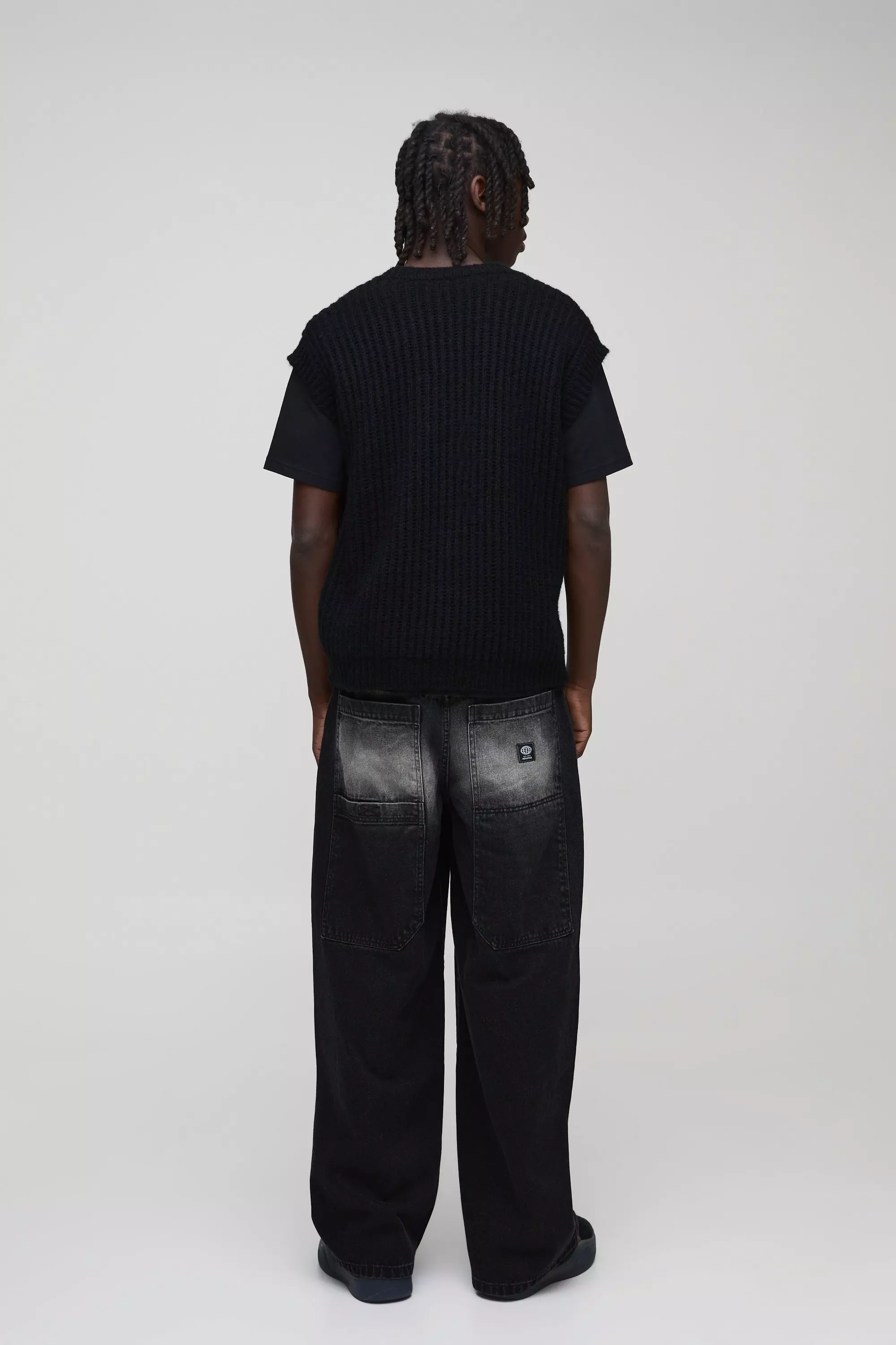 Black Oversized Ring Detail V Neck Ribbed Knitted Vest alternative image