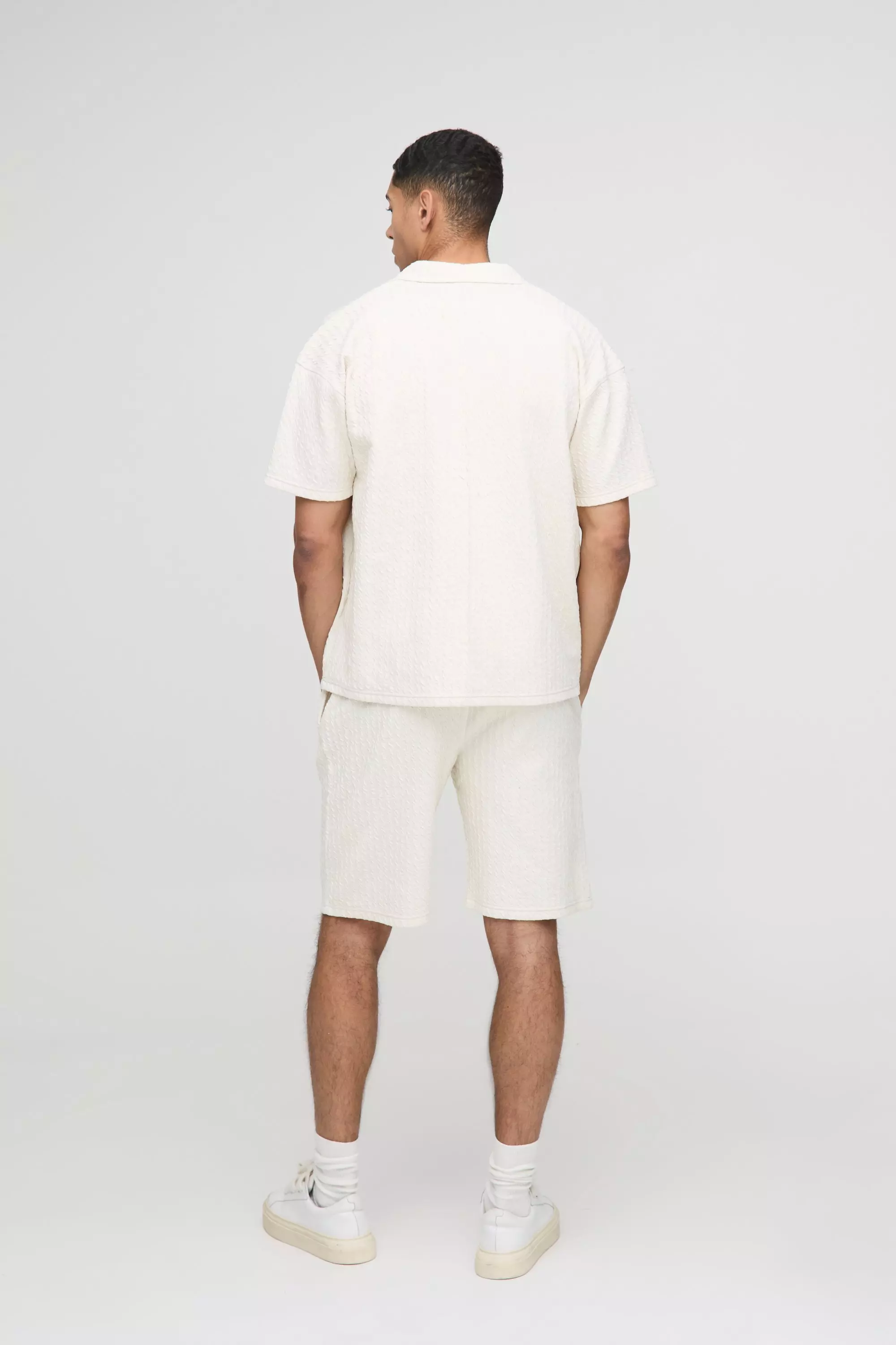 ★ ★ Men's Relaxed Fit Stripe Jacquard Pocket Sh RELAXED STRIPE-JACQUARD COTTON SHORT-SLEEVED SHIRT - WHITE | COS