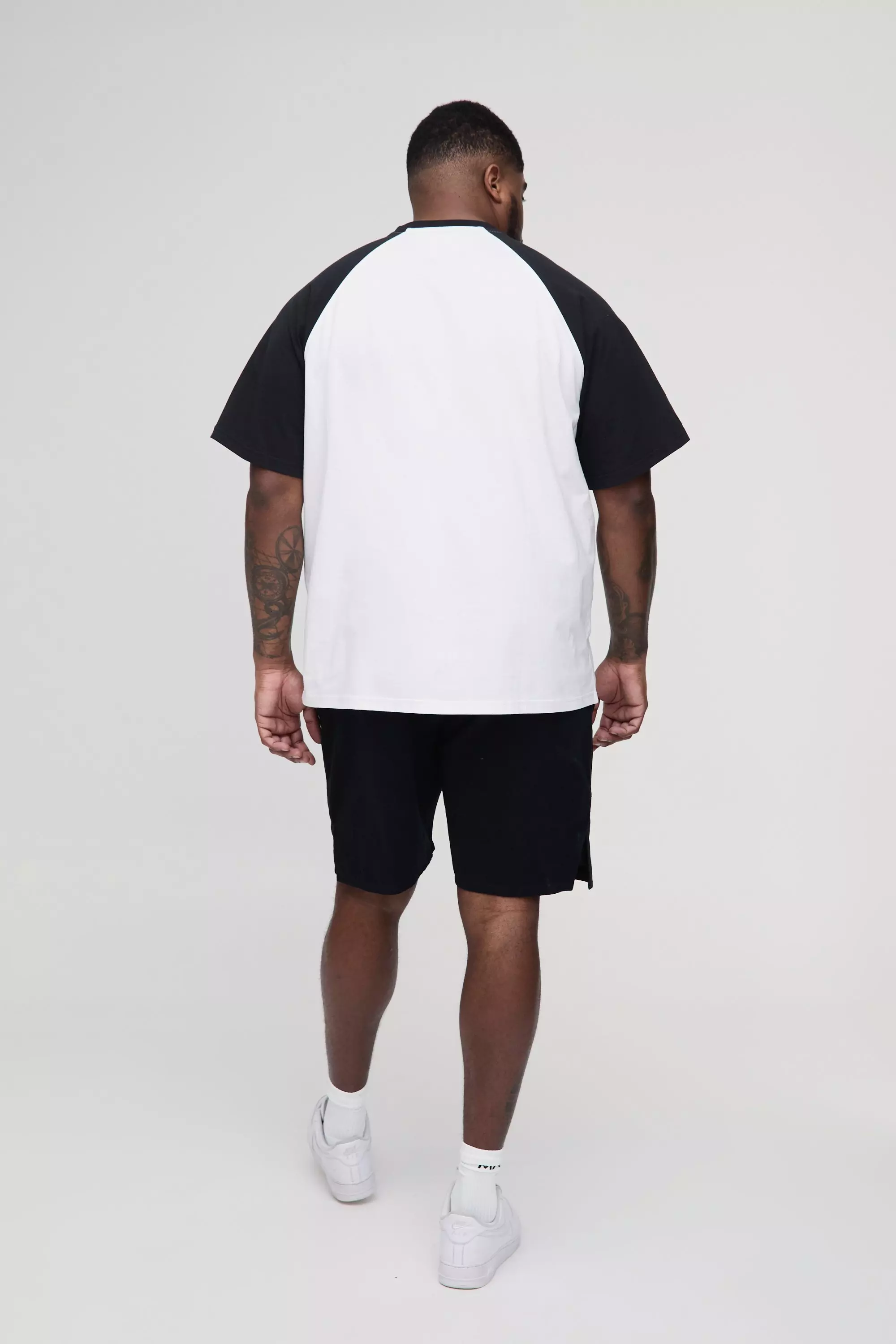 Black Plus Elasticated Baggy Split Hem Shorts alternative image