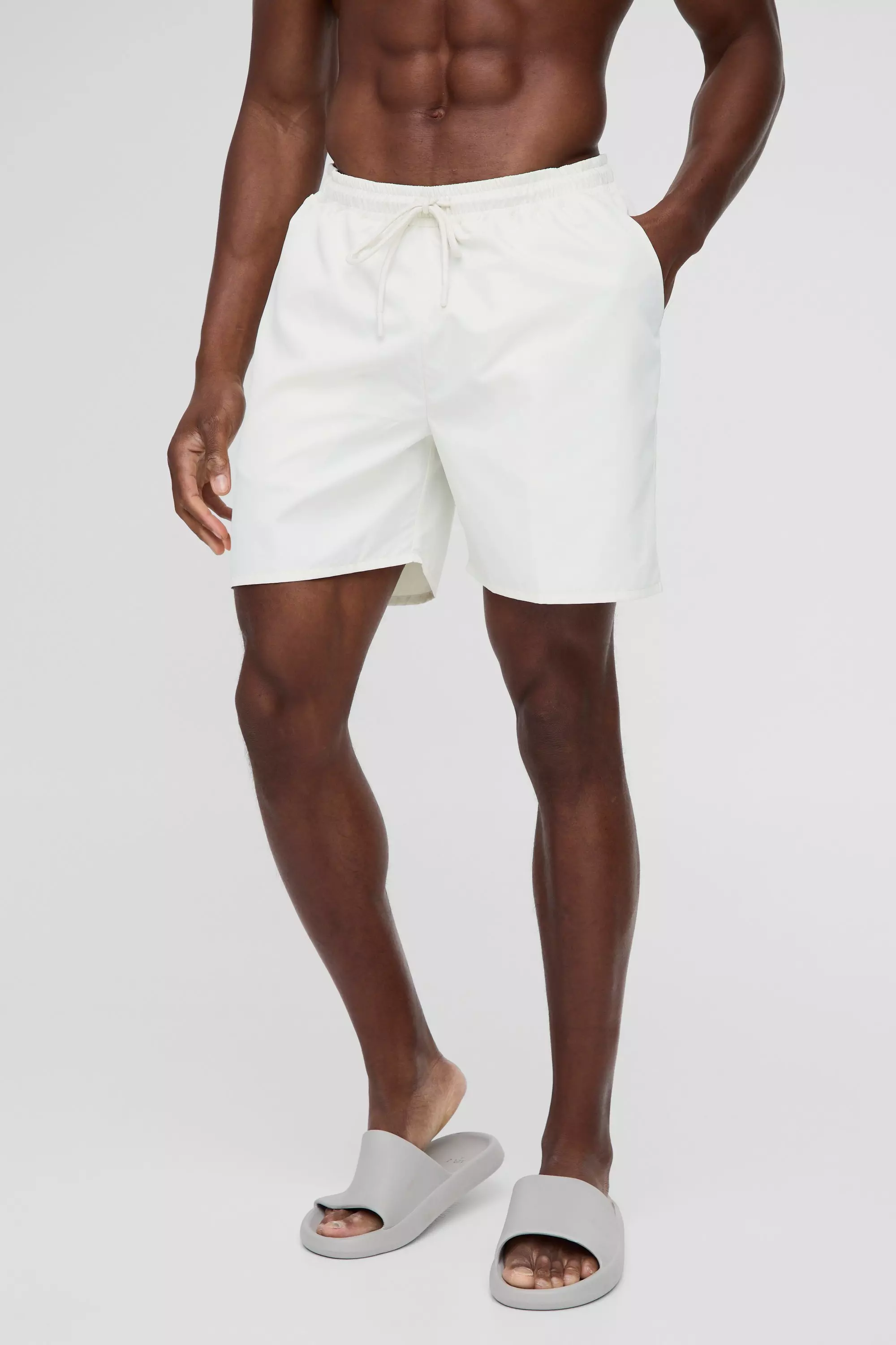 Mittellange Badehose in Ecru alternatives Bild