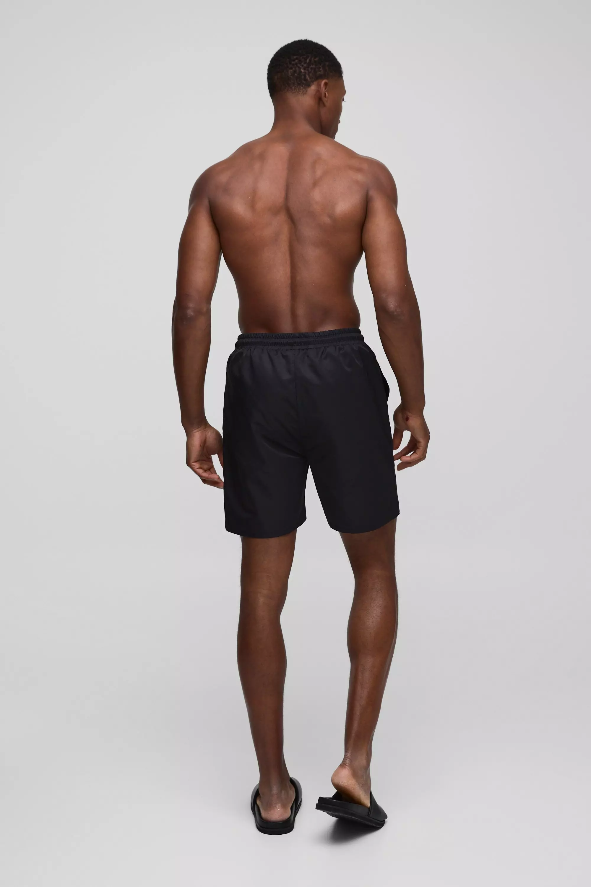 Mittellange Badehose in Schwarz, Black alternatives Bild
