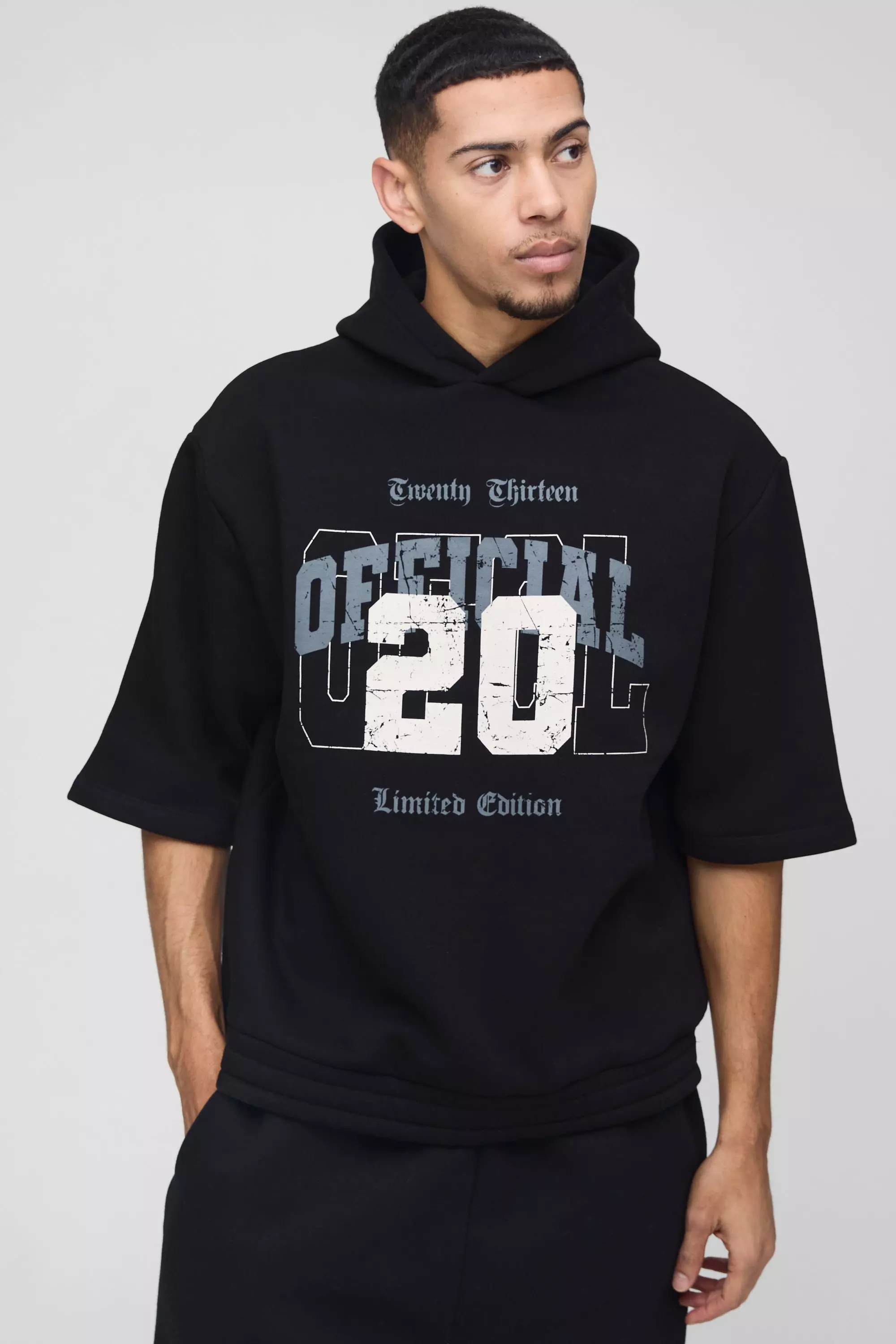 Kurzärmliger Oversize Official Hoodie, Black alternatives Bild