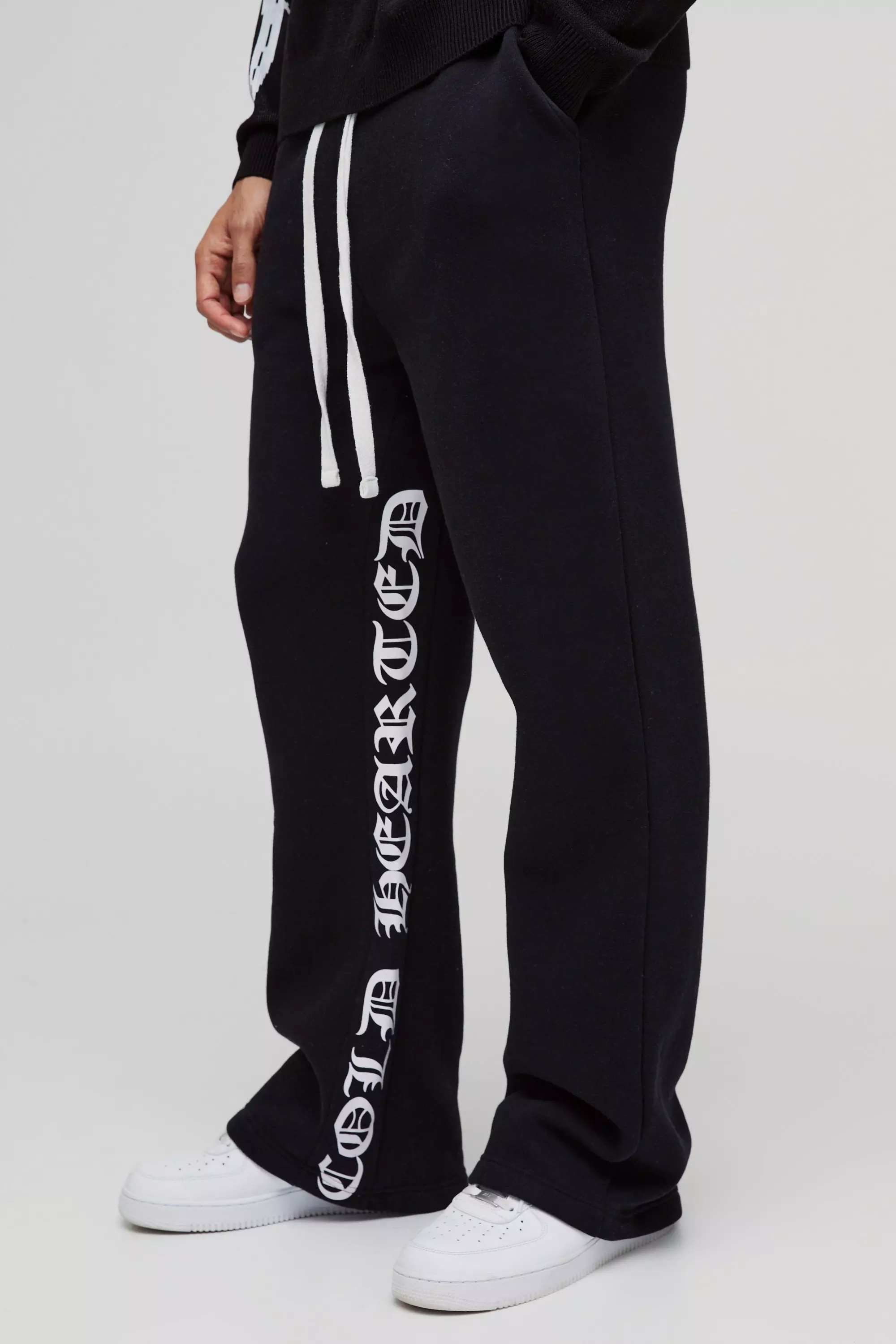 Lockere Jogginghose mit Gothic-Print, Black alternatives Bild