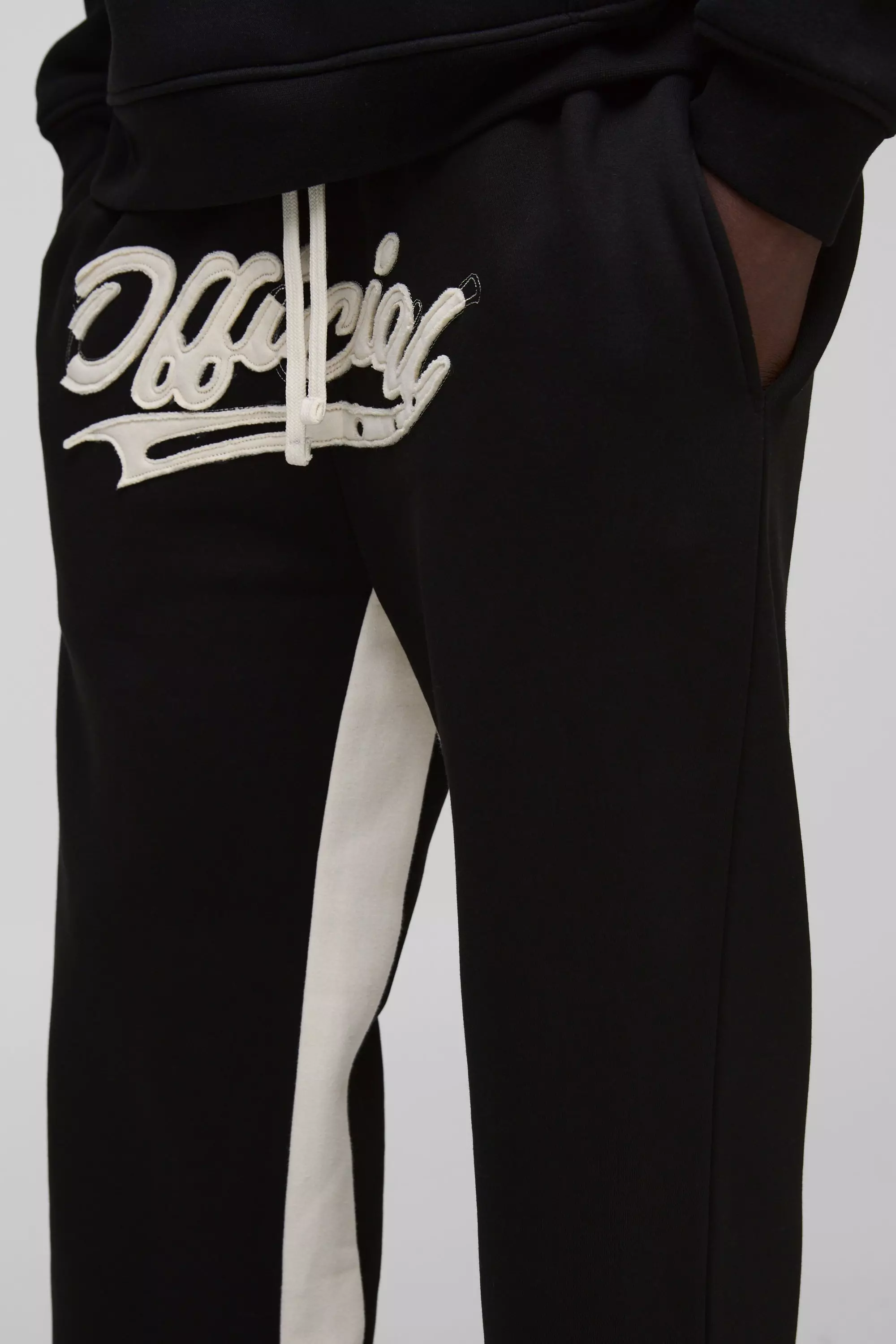 Jogging large à écusson - Official, Black autre image
