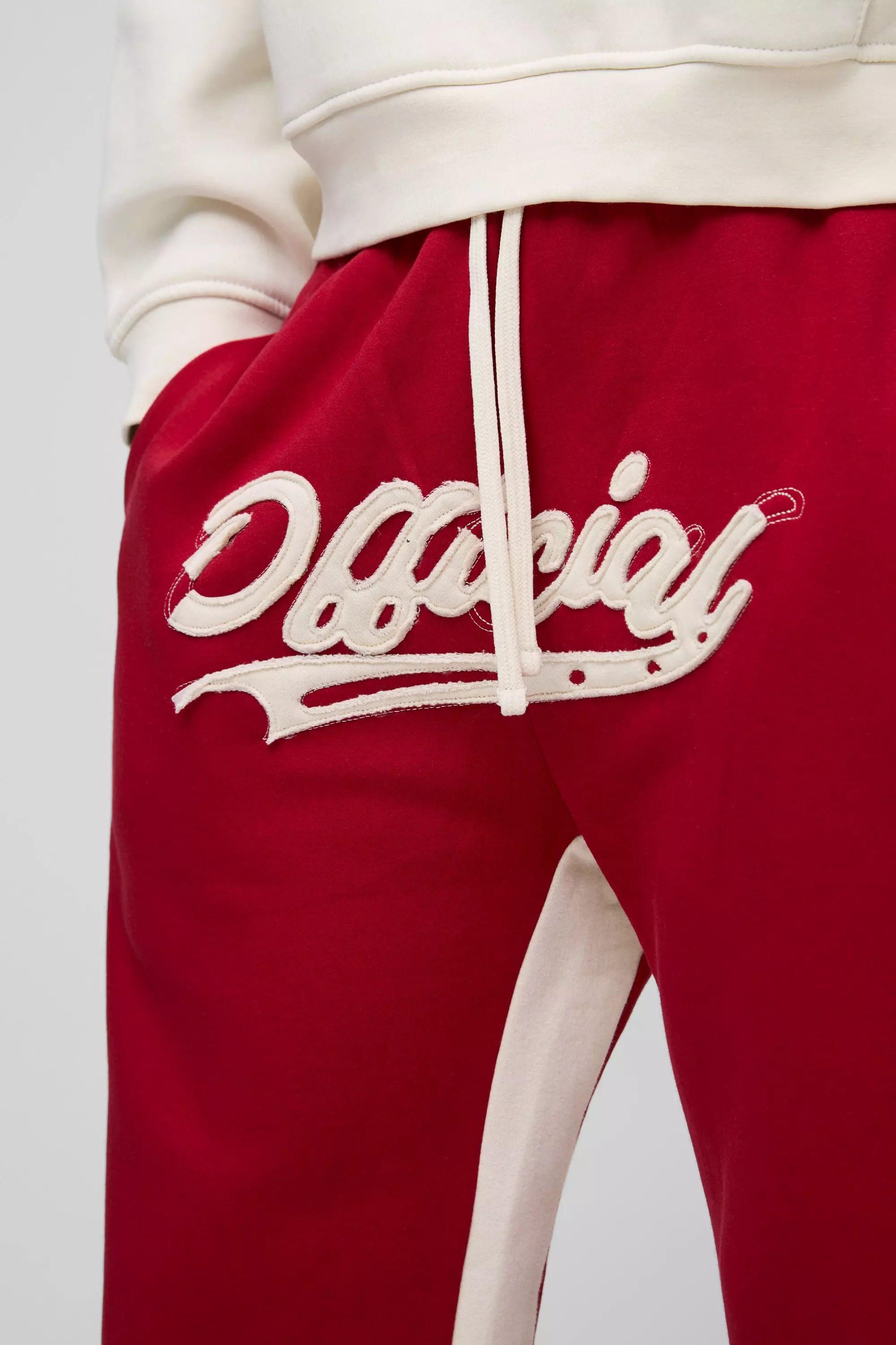 Jogging large à écusson - Official, Red autre image