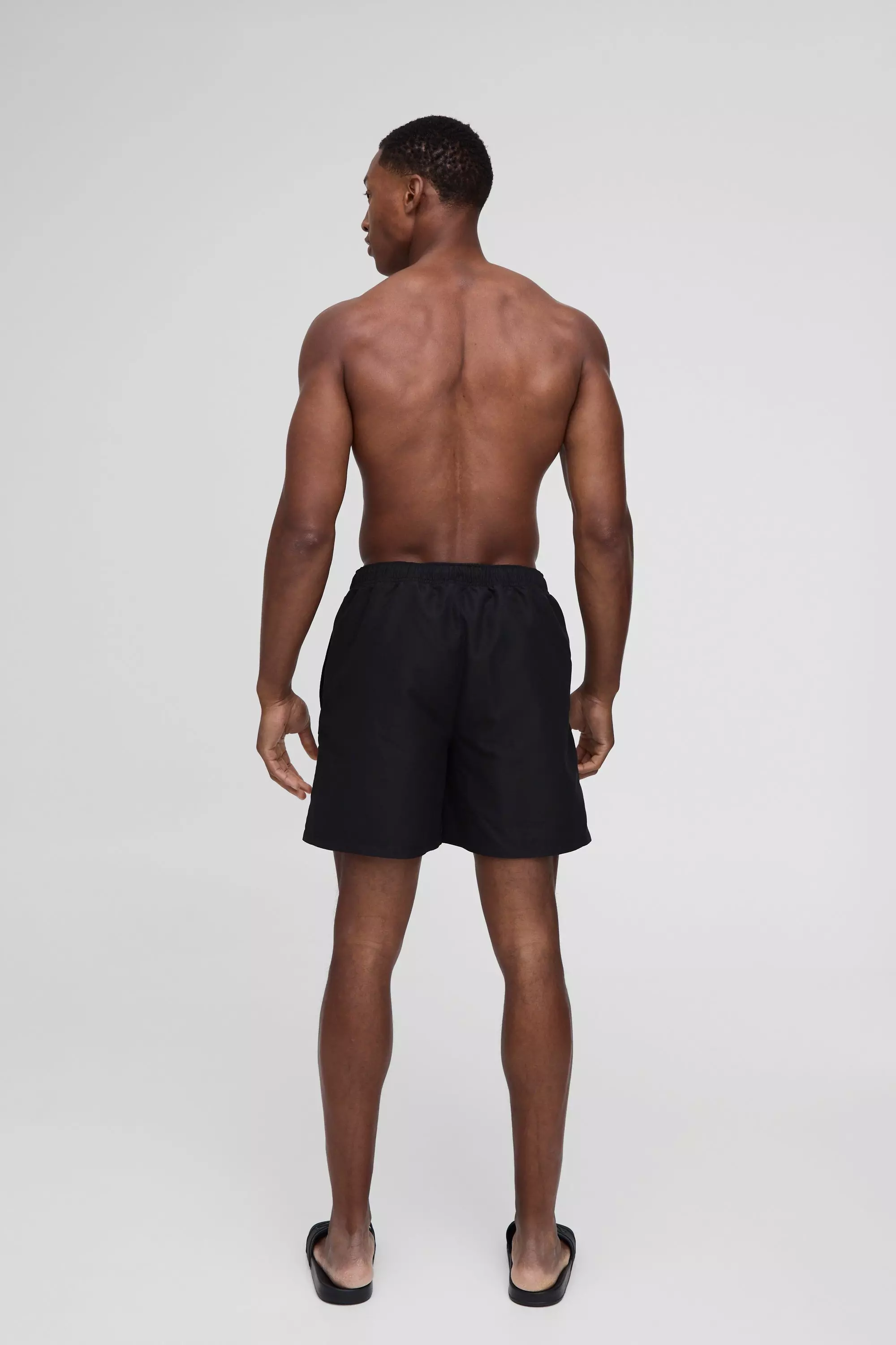 Mittellange Badehose in Schwarz, Black alternatives Bild