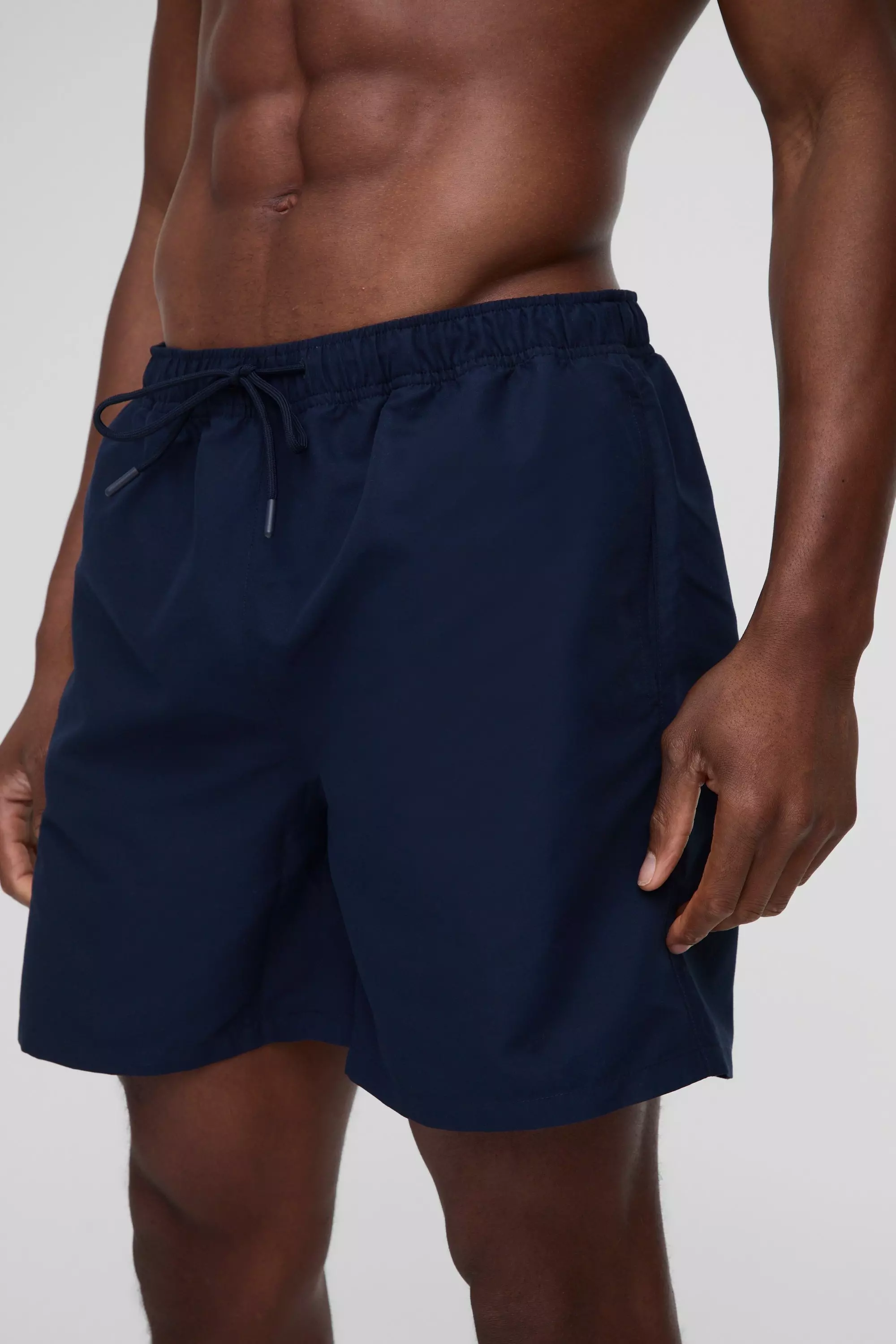 Mittellange Badehose in Dunkelblau, Navy alternatives Bild